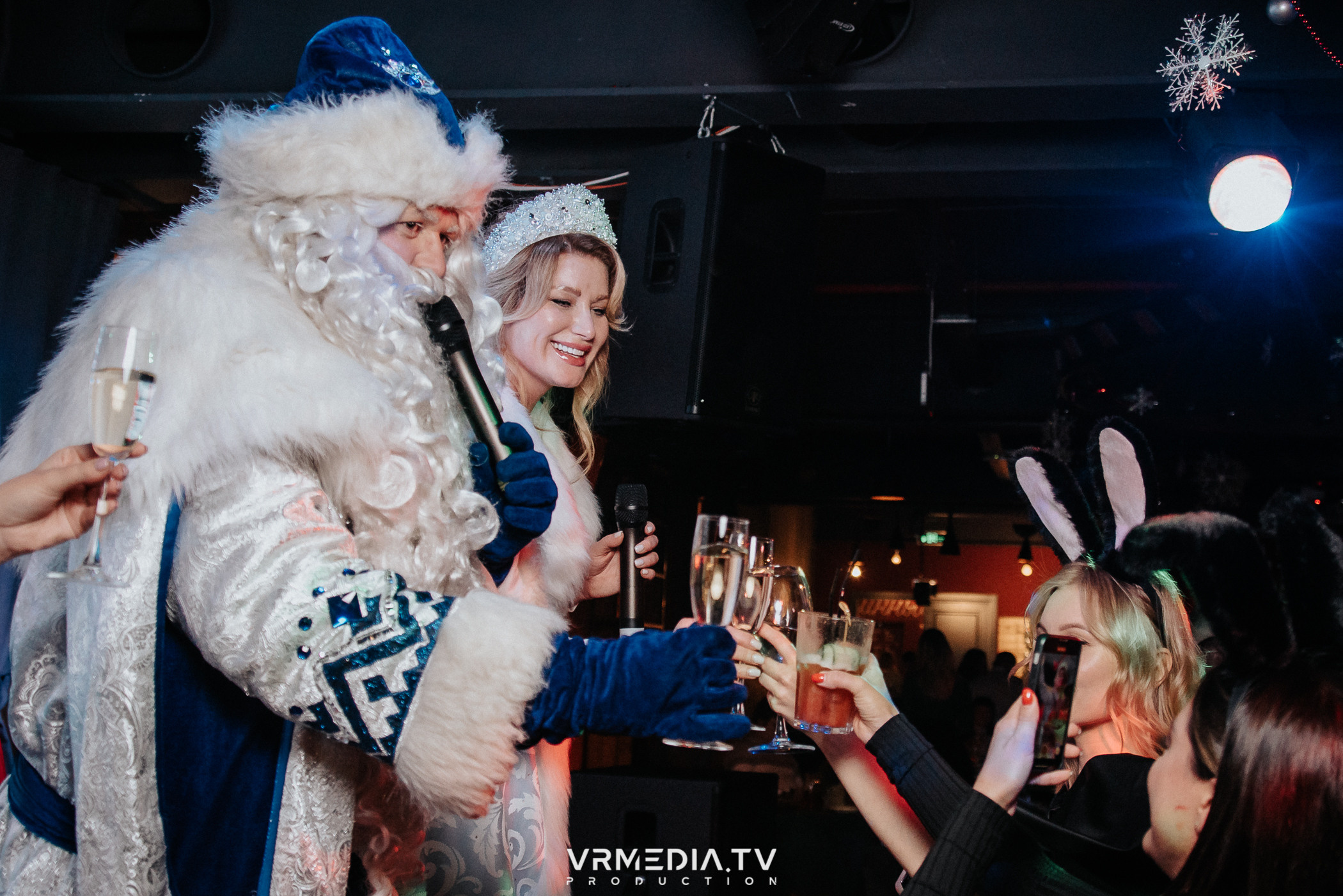 Жаркий новогодний корпоратив в гриль-баре «Жара»