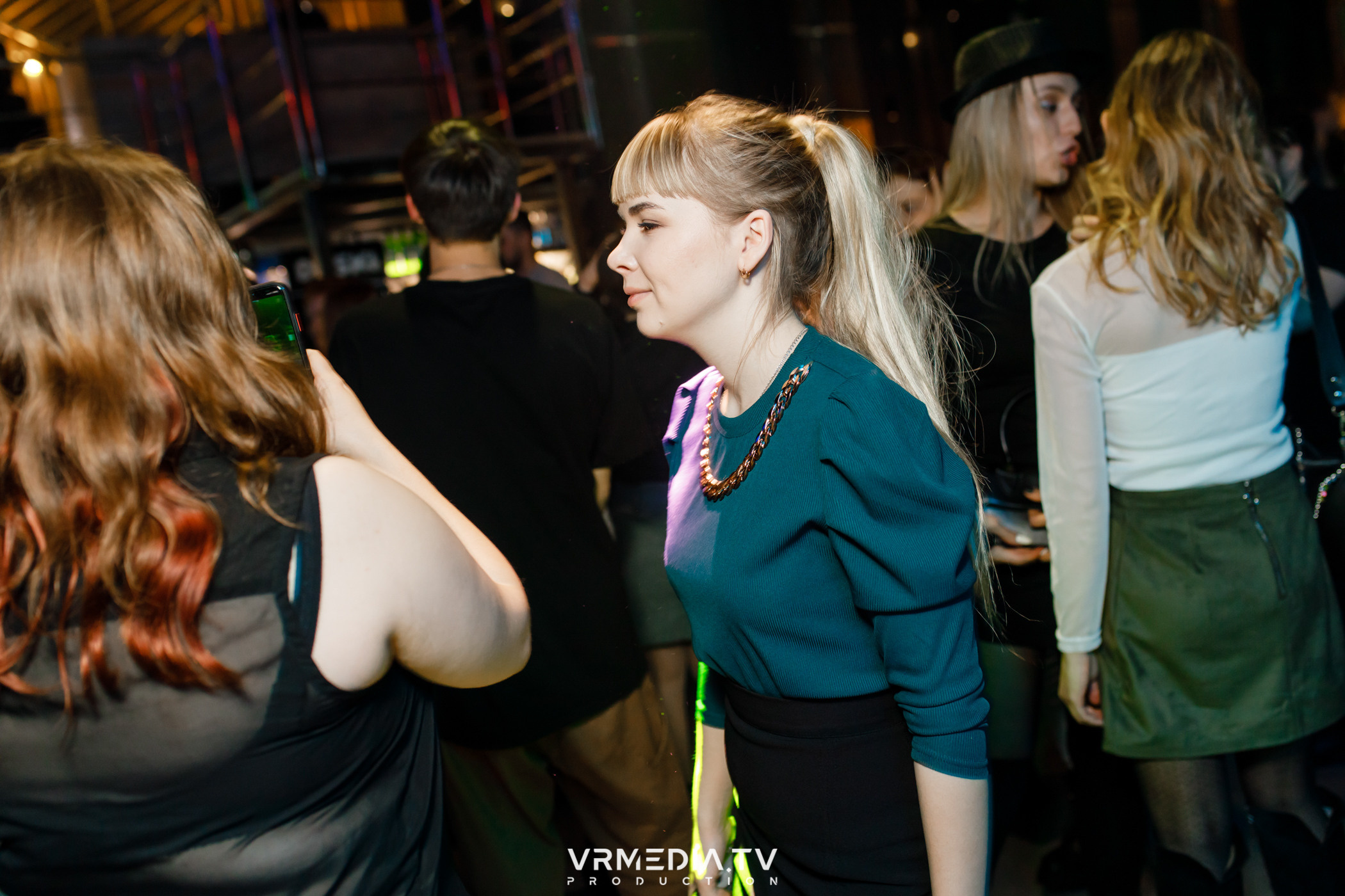 Выходные в баре «DOSKI»