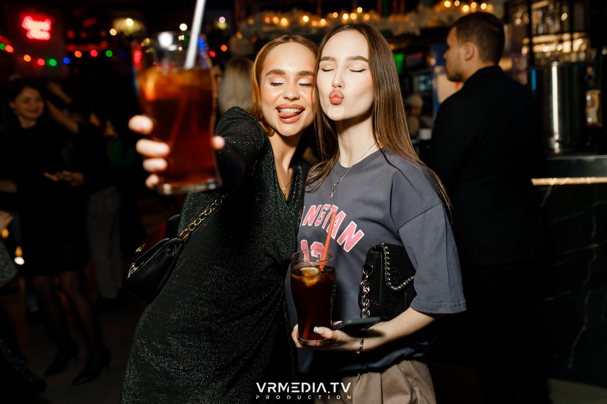 Выходные в баре «DOSKI»