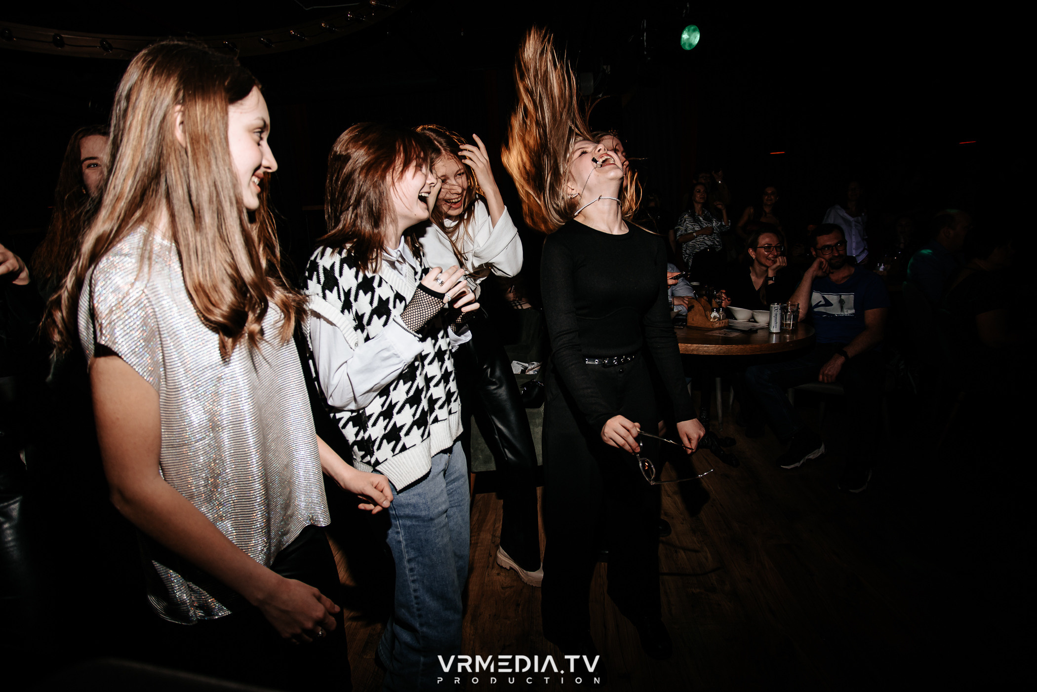 Джазовая среда: BBQueen: Переменная облачность