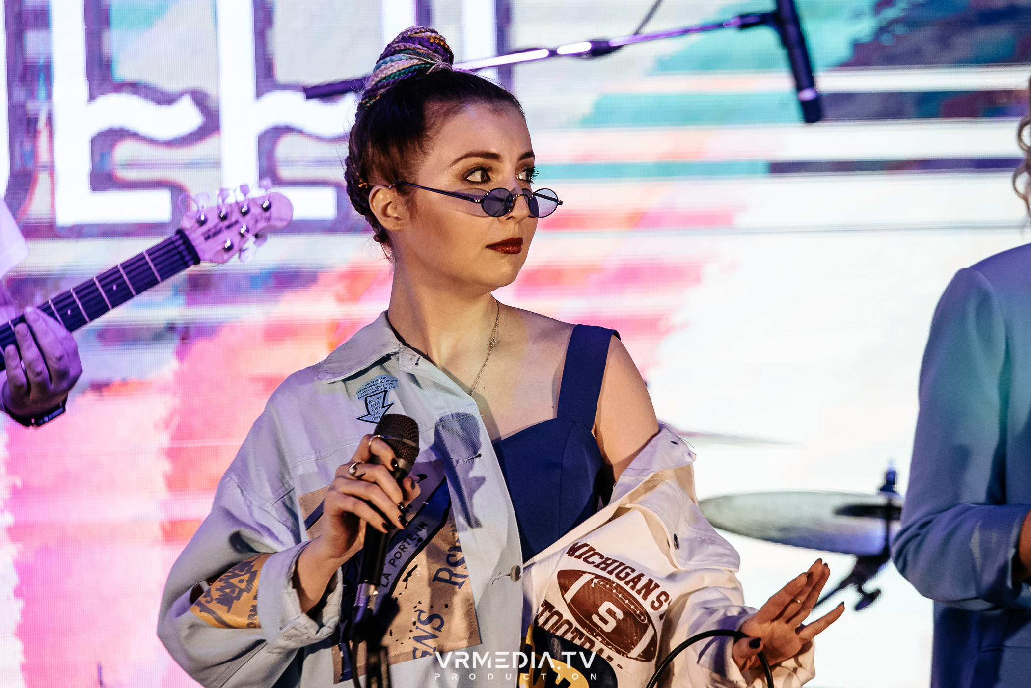 Джазовая среда: BBQueen: Переменная облачность