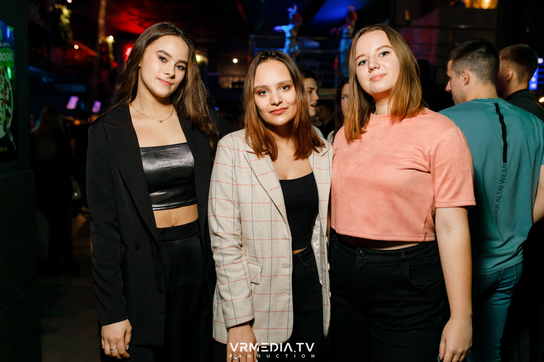 Выходные в баре «DOSKI»