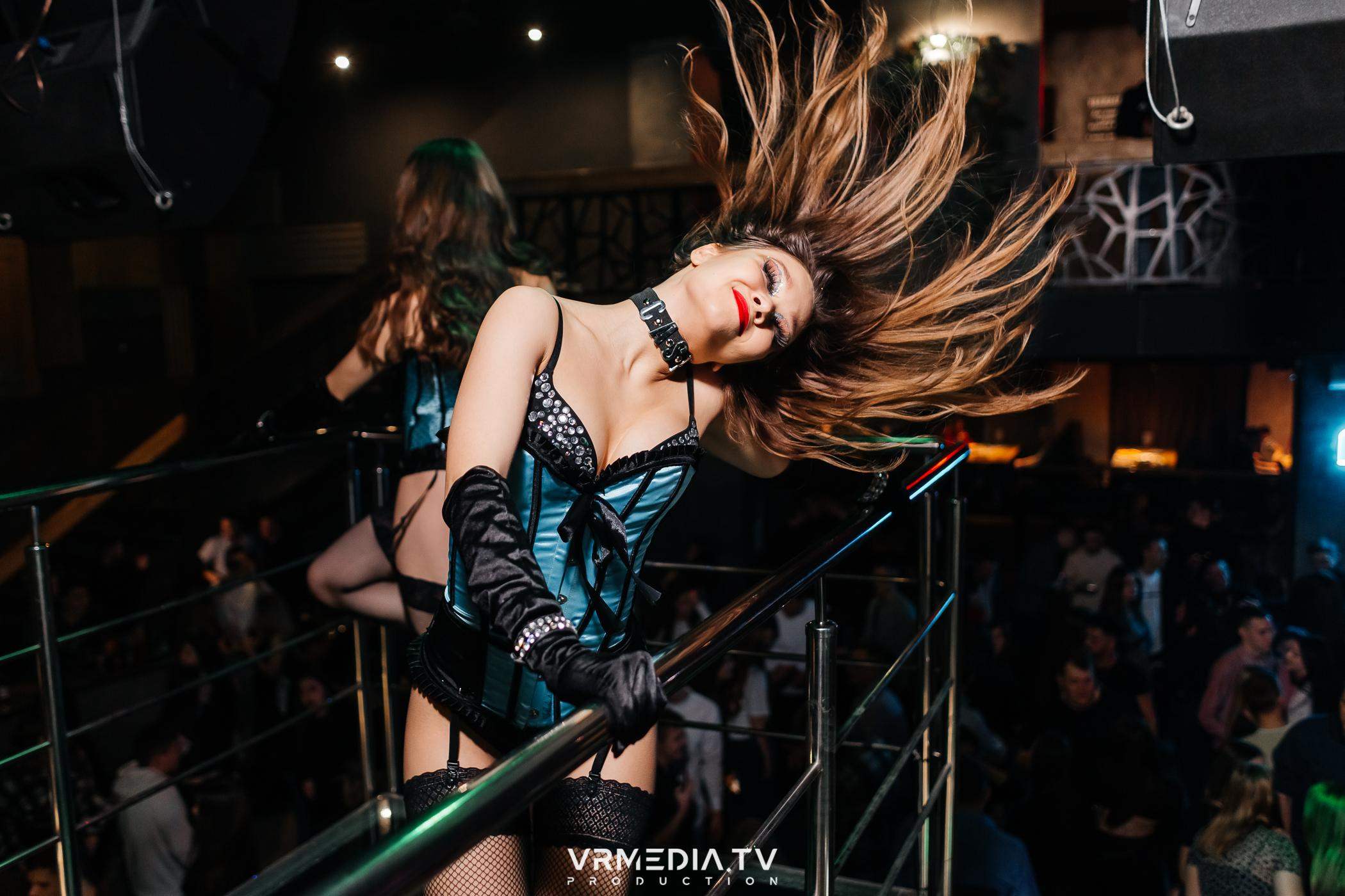 Выходные в баре «DOSKI»