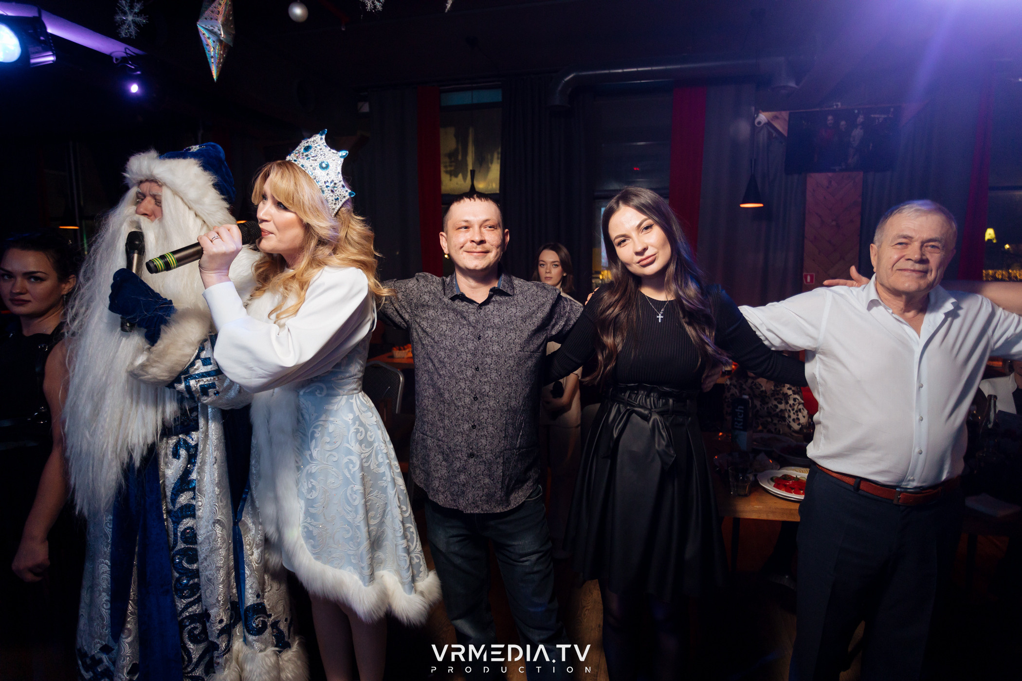 Жаркий новогодний корпоратив в гриль-баре «Жара»