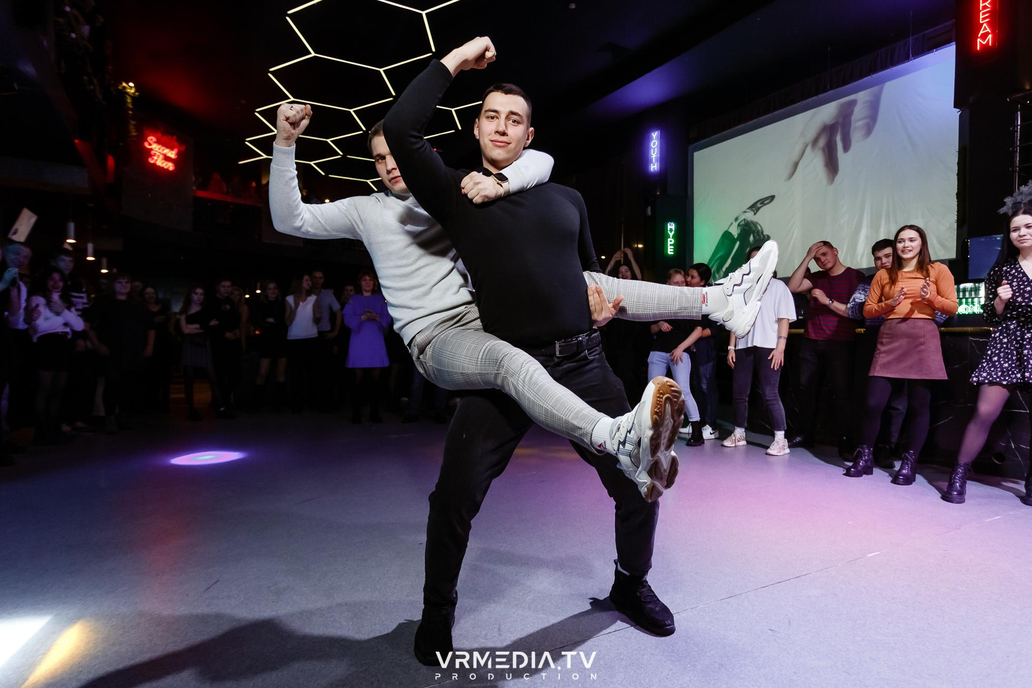 Выходные в баре «DOSKI»