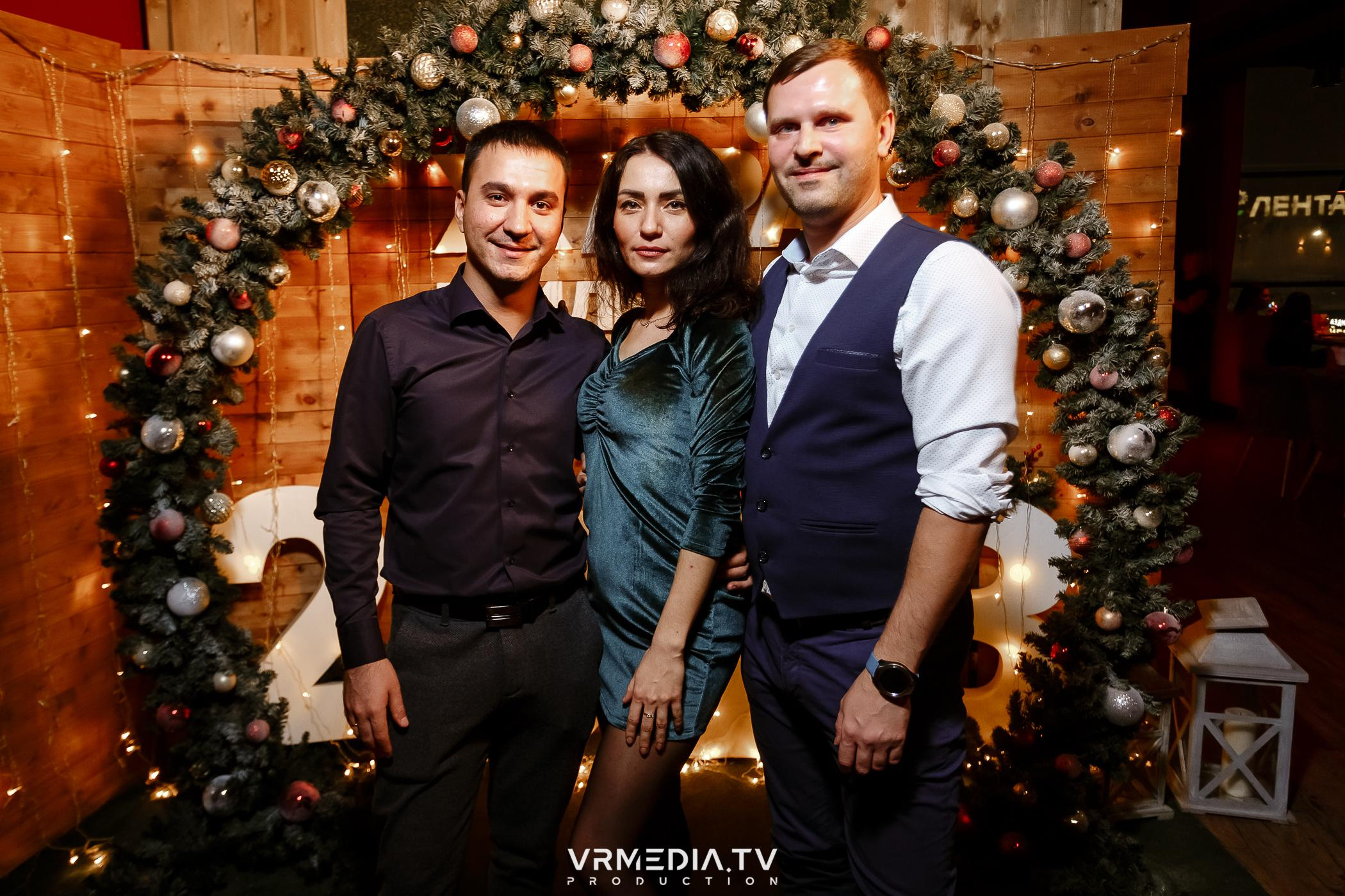 Жаркий новогодний корпоратив в гриль-баре «Жара»