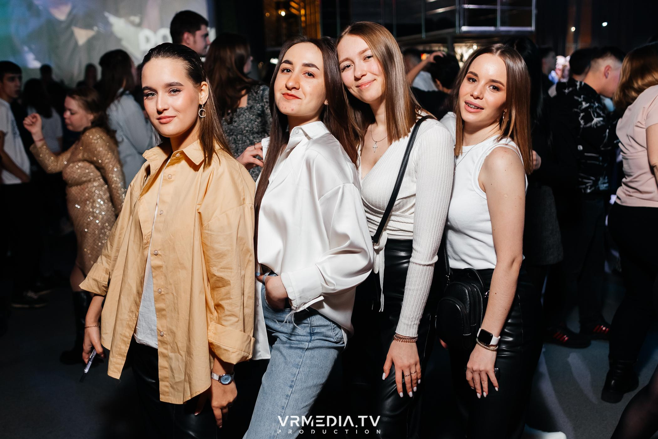 Выходные в баре «DOSKI»