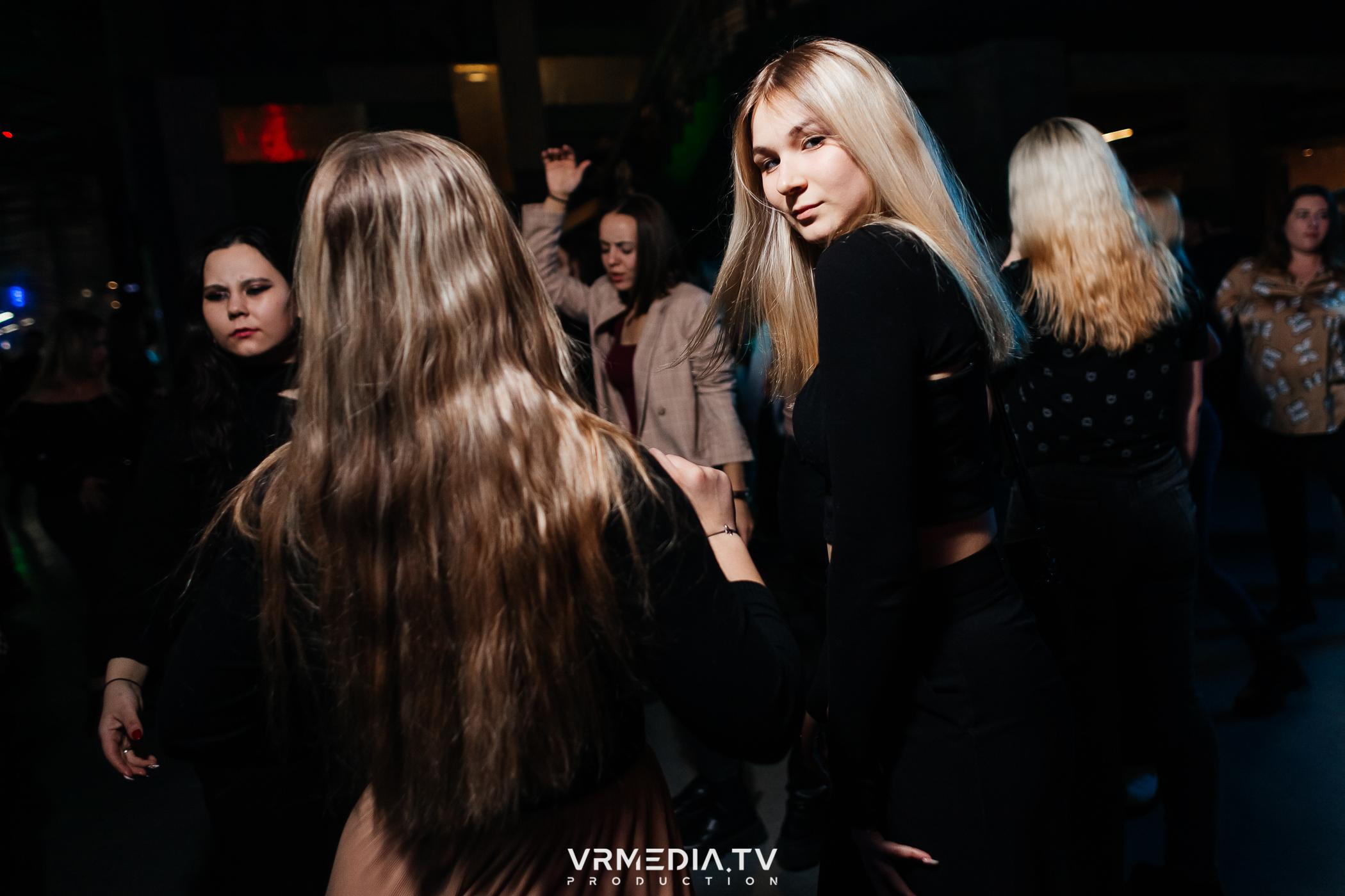 Выходные в баре «DOSKI»