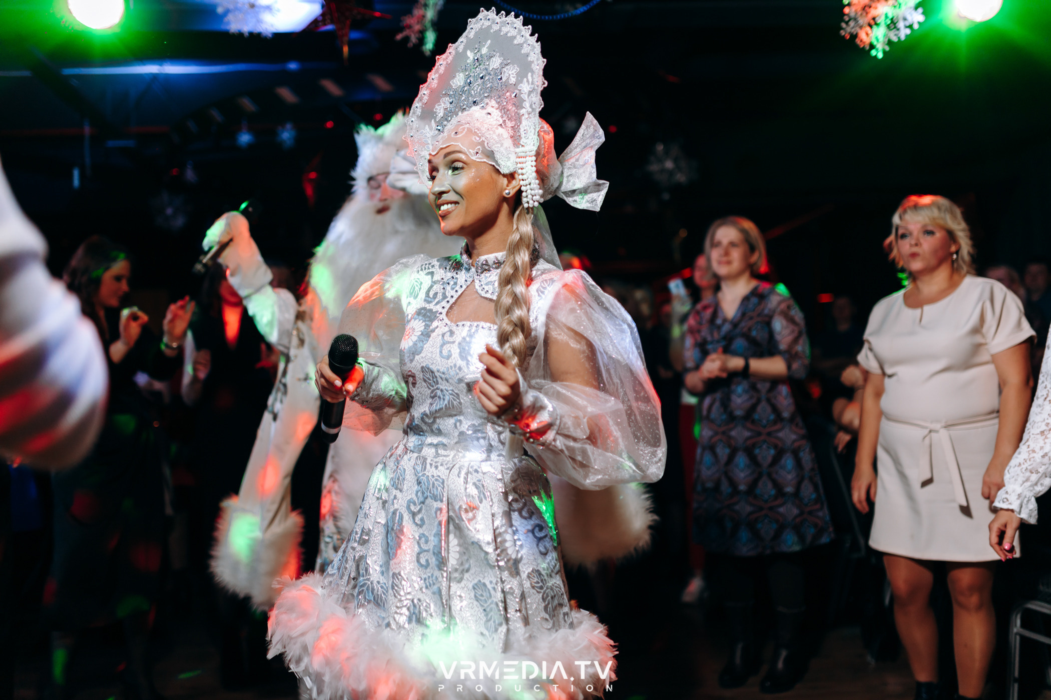 Жаркий новогодний корпоратив в гриль-баре «Жара»