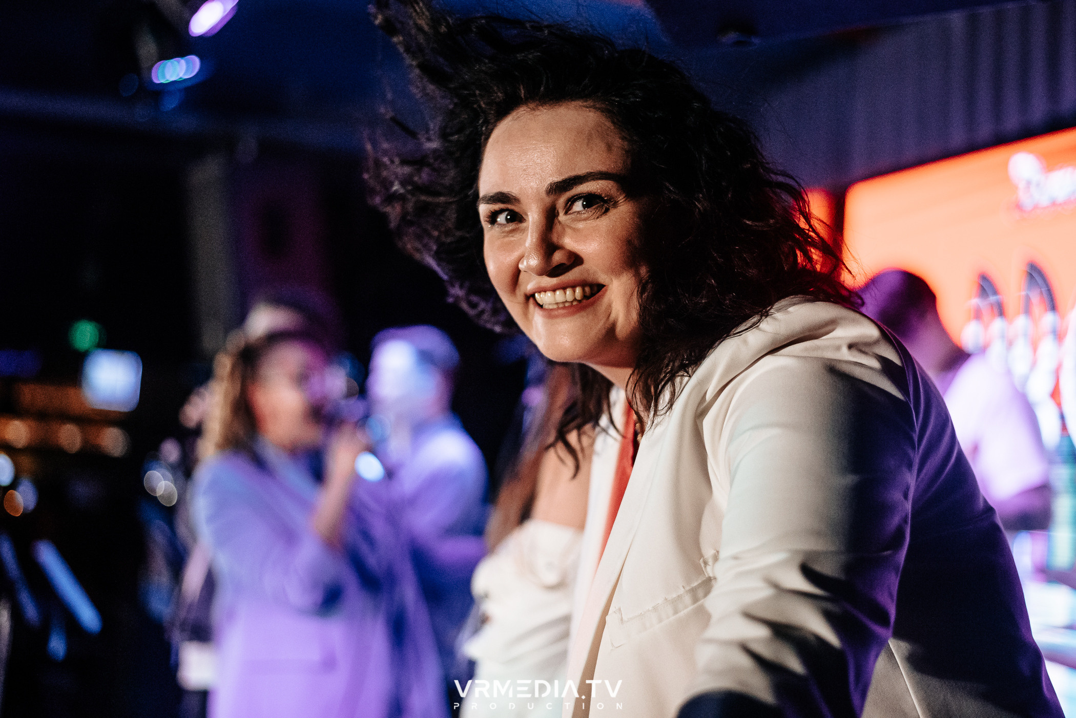 Джазовая среда: BBQueen: Переменная облачность