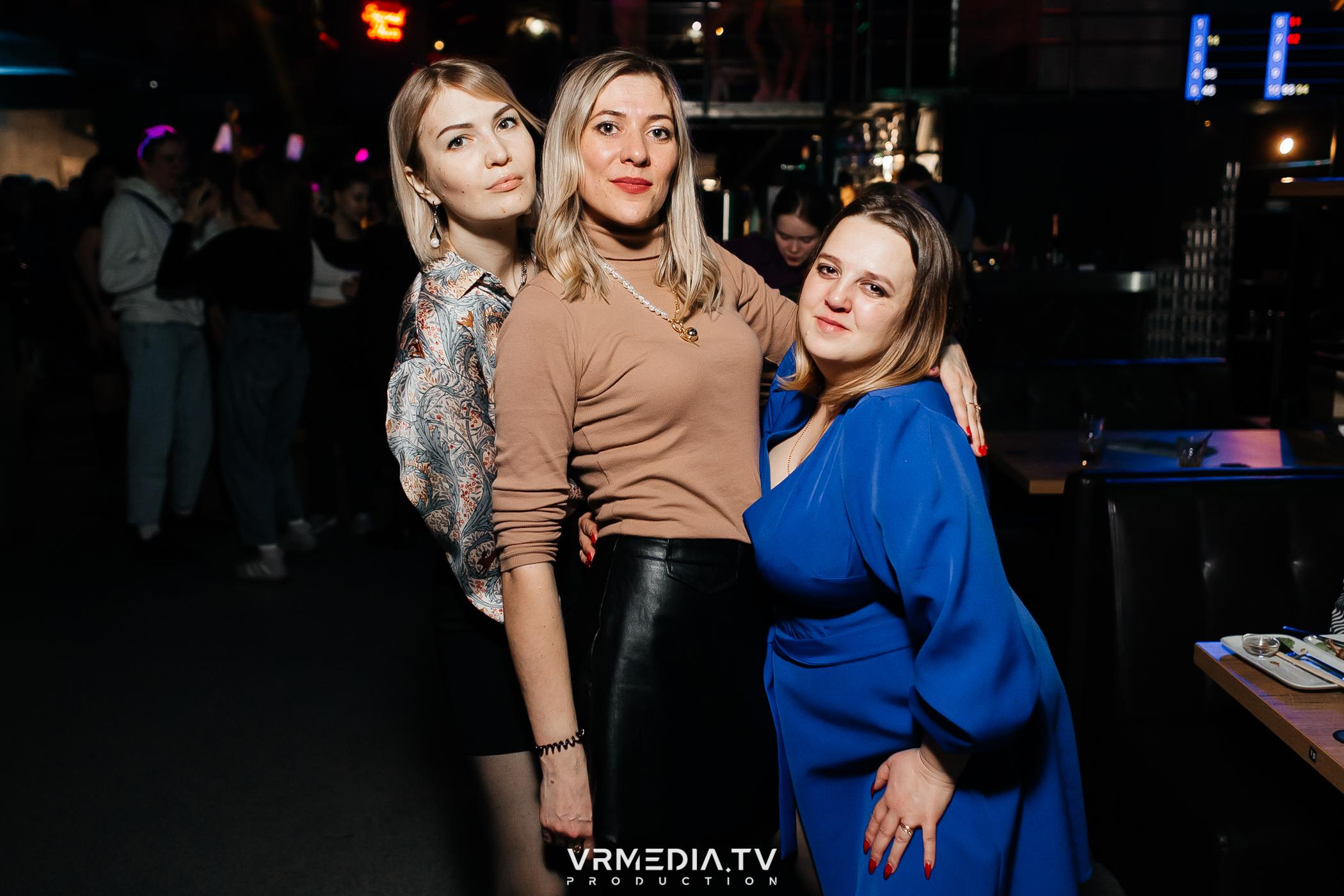 Выходные в баре «DOSKI»