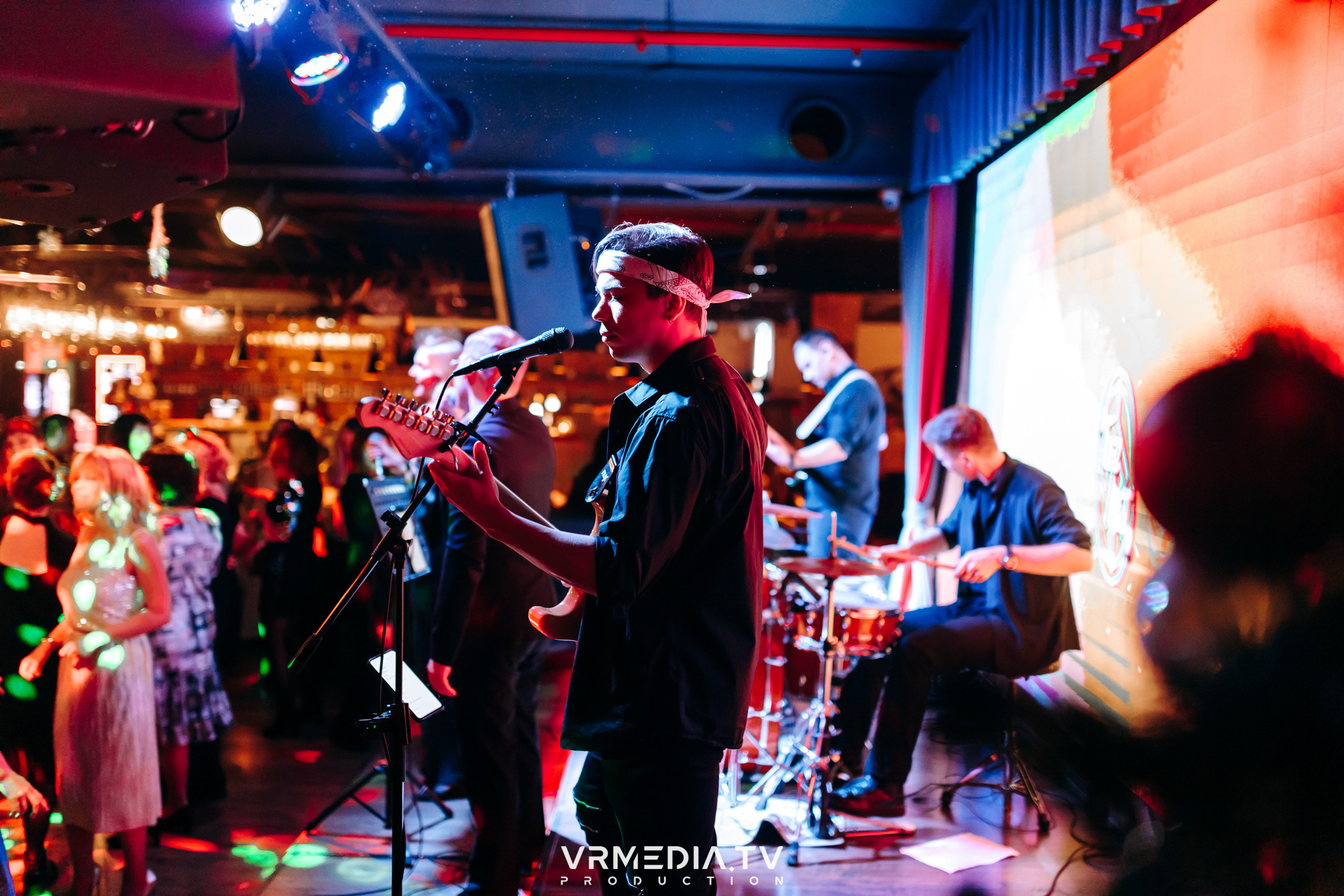 Жаркий новогодний корпоратив в гриль-баре «Жара»