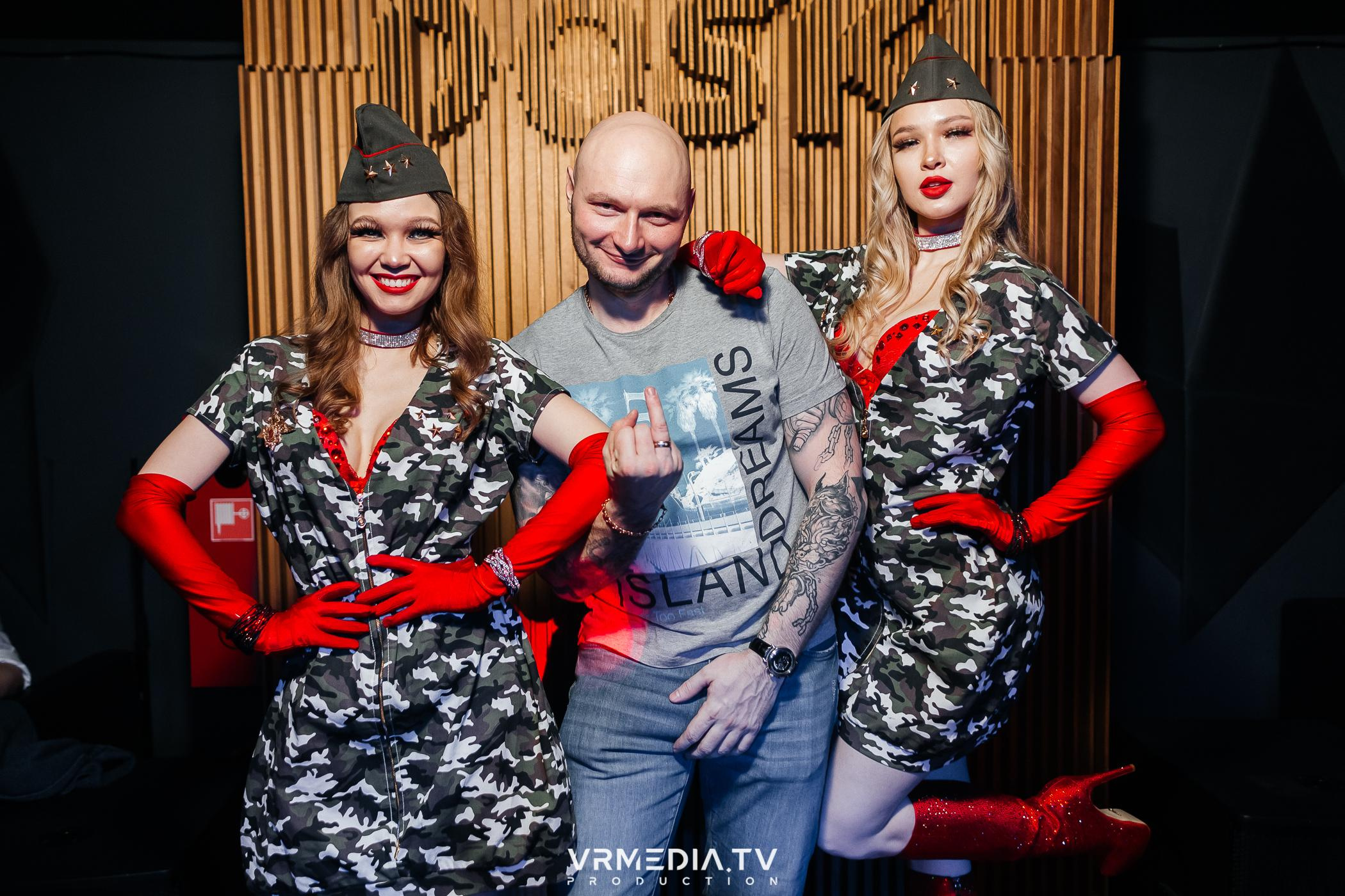 Выходные в баре «DOSKI»