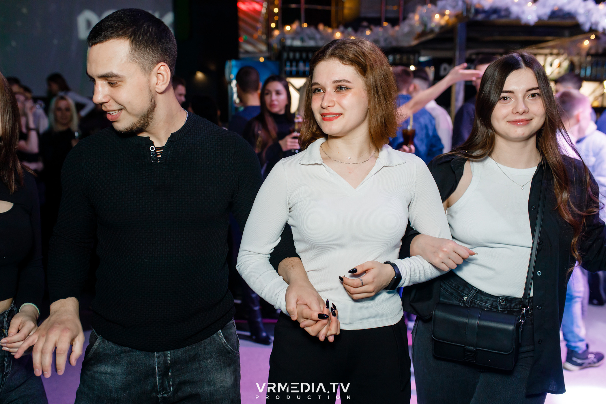 Выходные в баре «DOSKI»