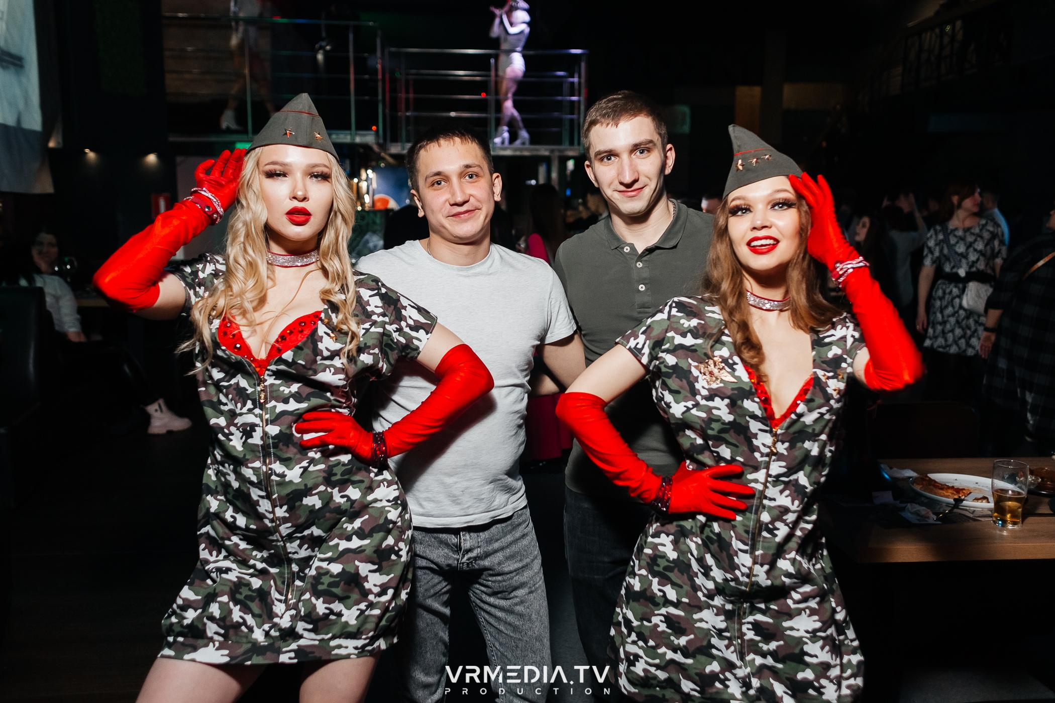 Выходные в баре «DOSKI»