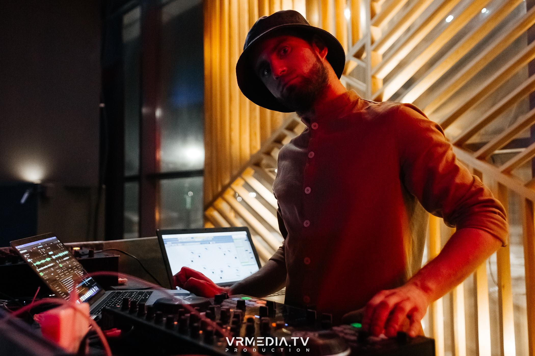 Выходные в баре «DOSKI»