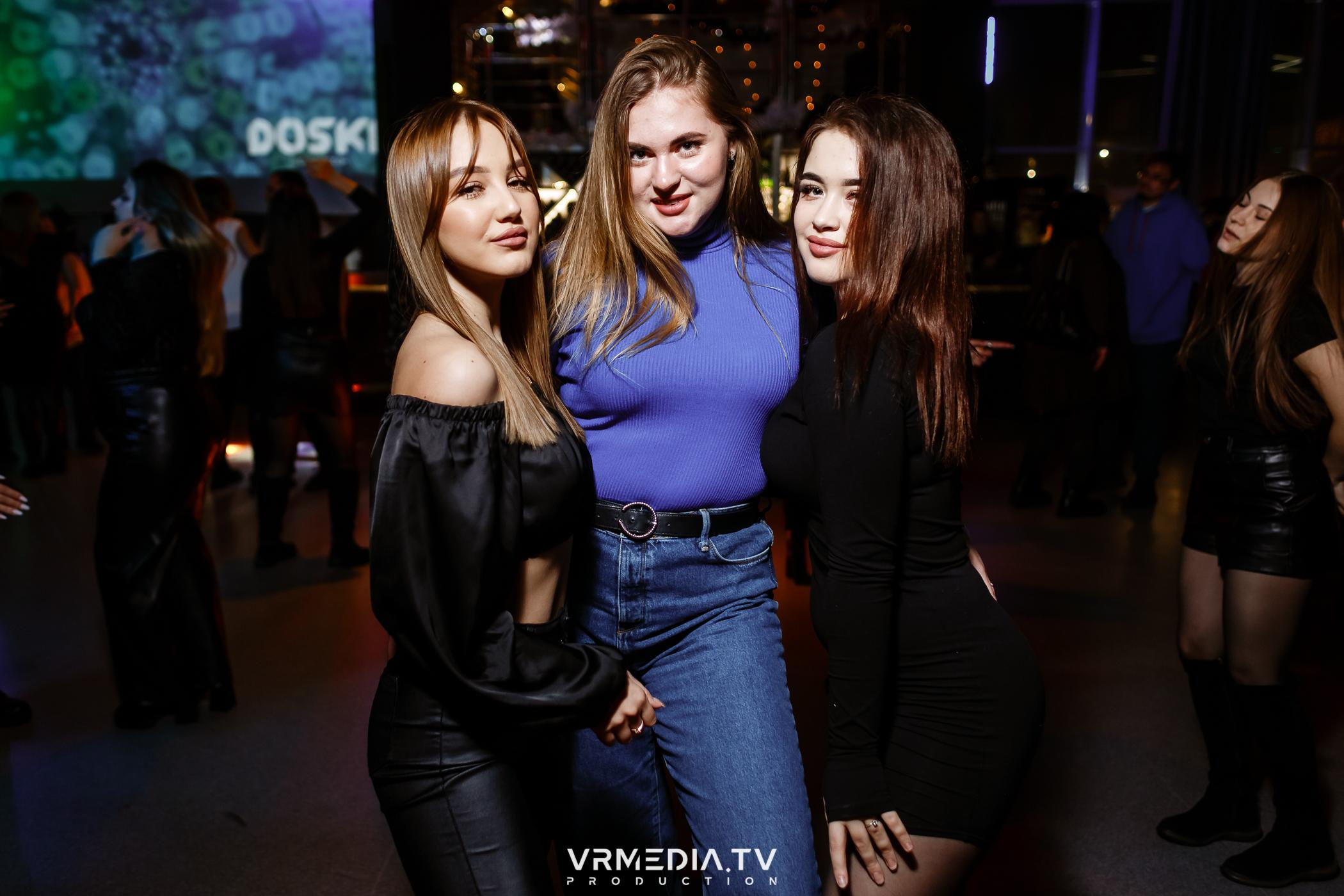 Выходные в баре «DOSKI»