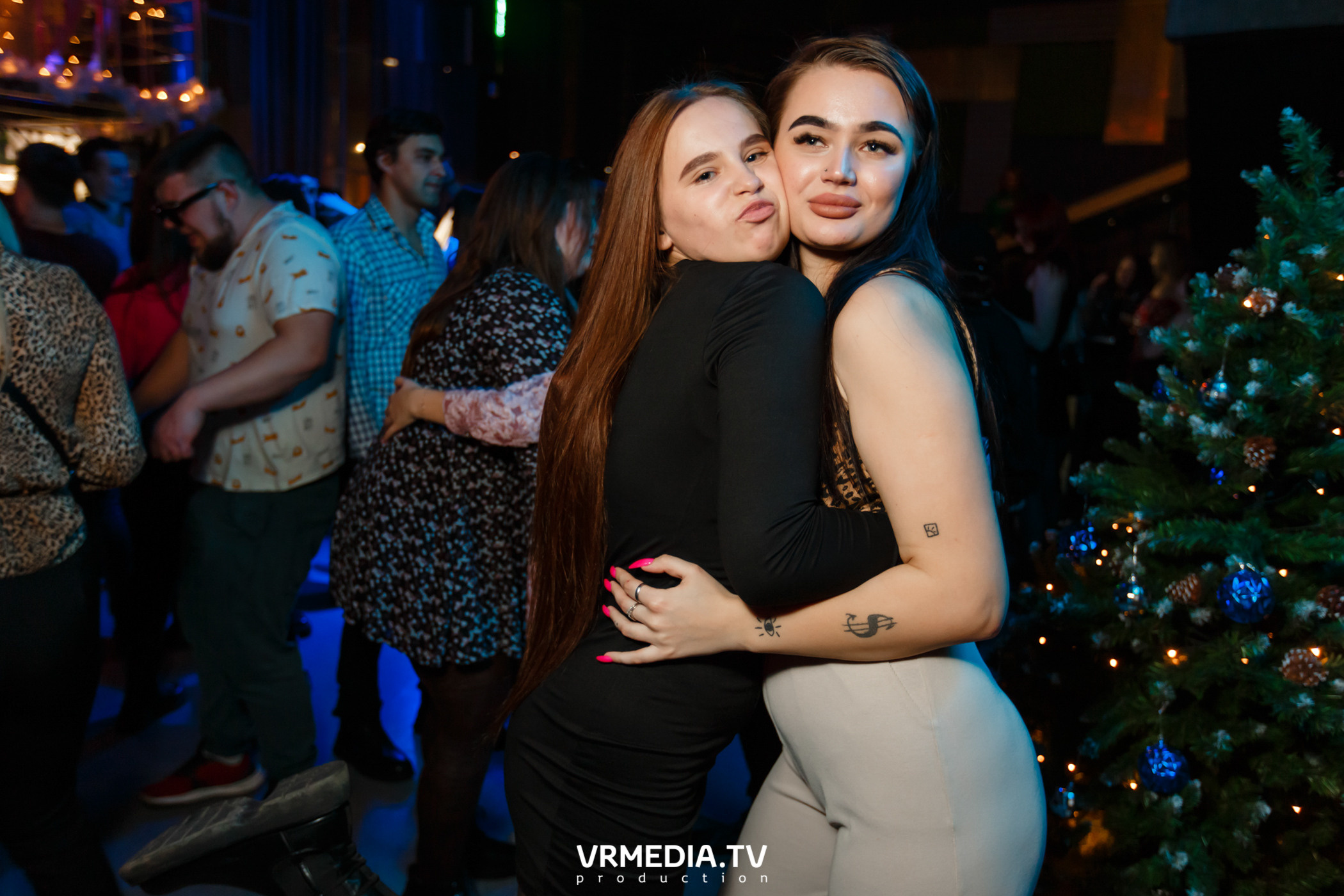 Выходные в баре «DOSKI»