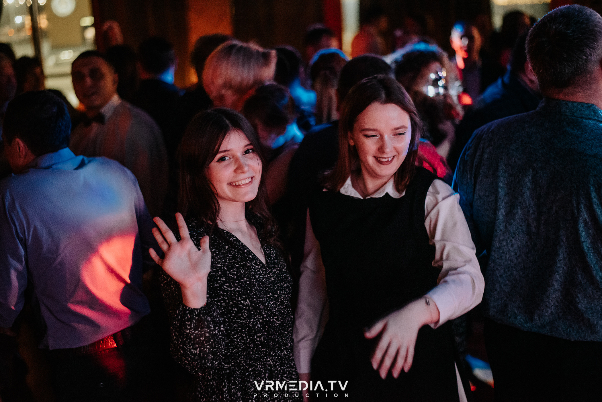 Жаркий новогодний корпоратив в гриль-баре «Жара»