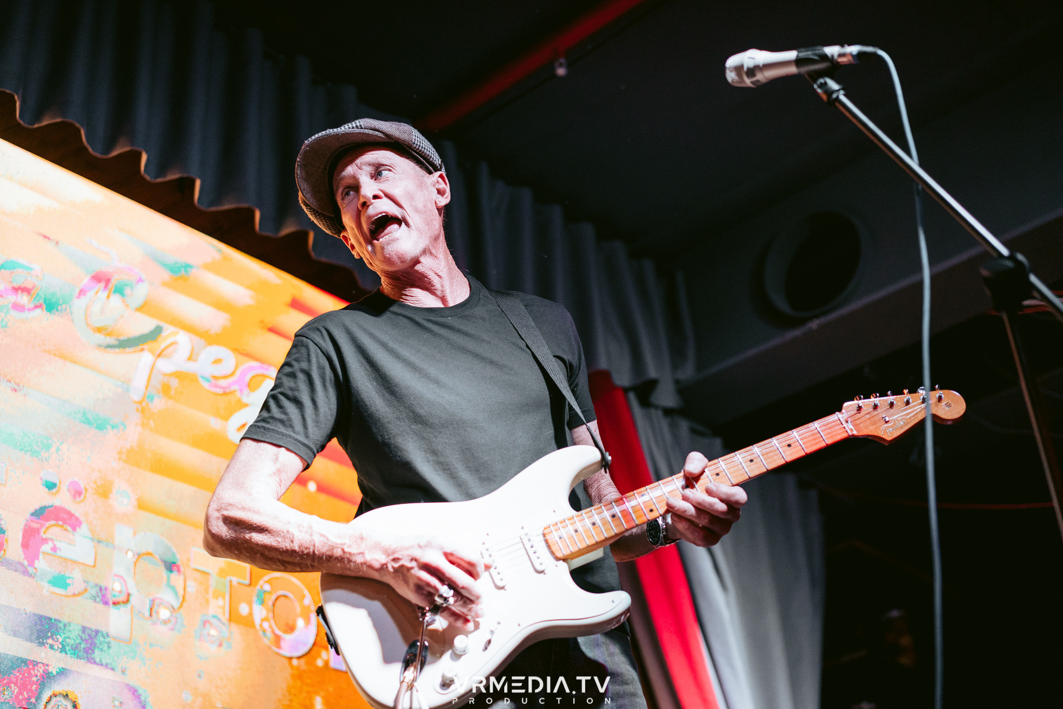 Джазовая среда: Чарльз Бёртон (США)