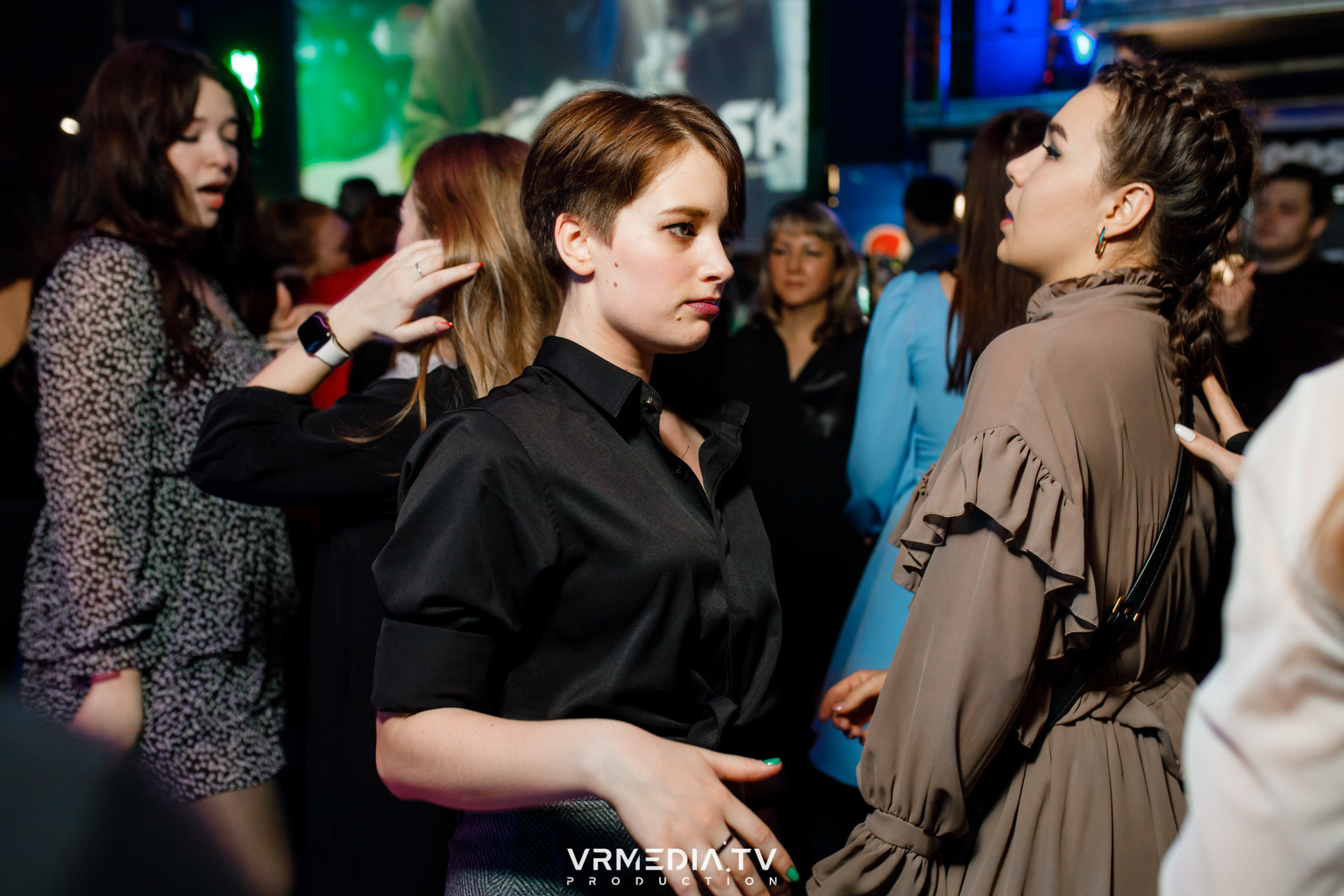 Выходные в баре «DOSKI»