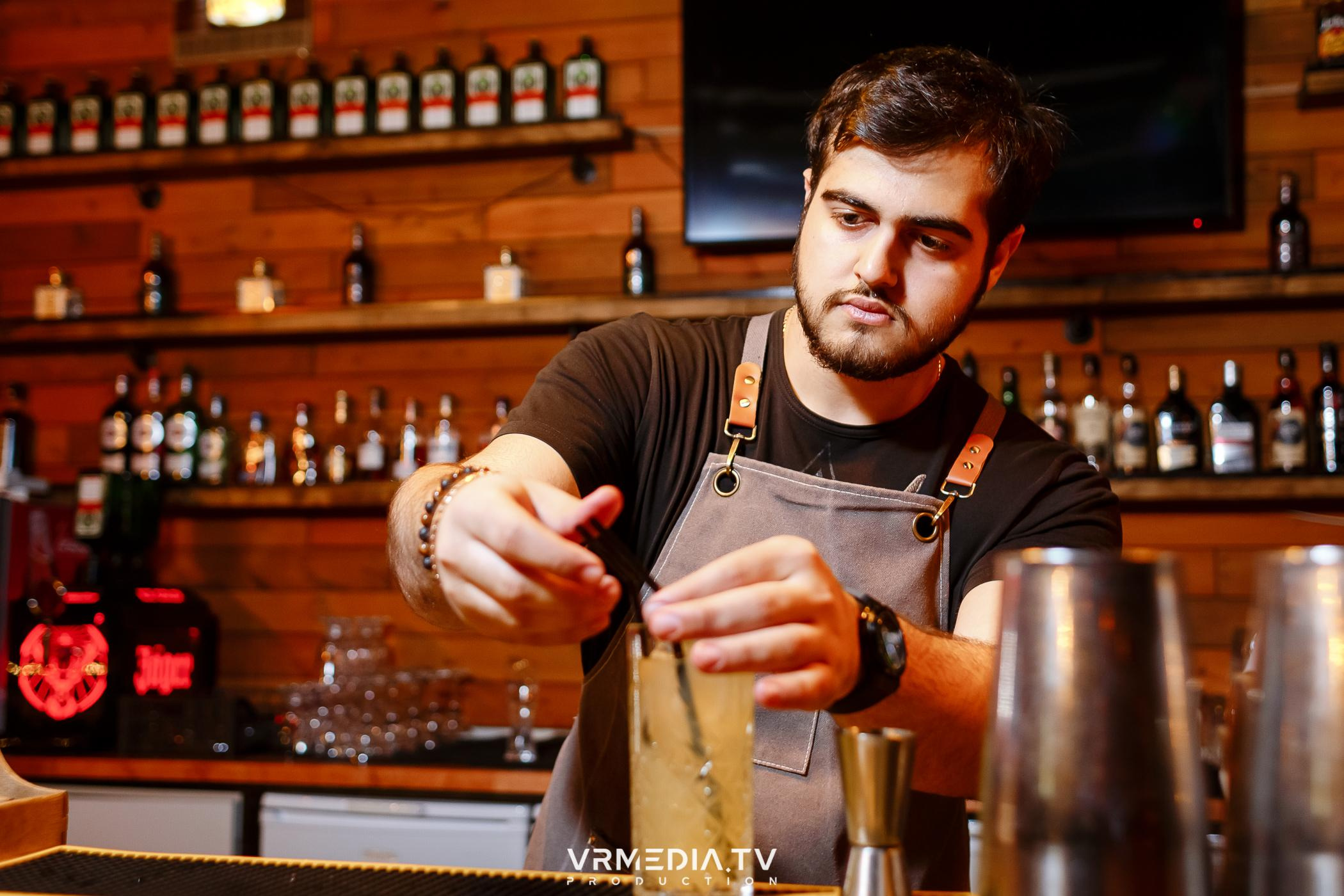 Жаркий новогодний корпоратив в гриль-баре «Жара»