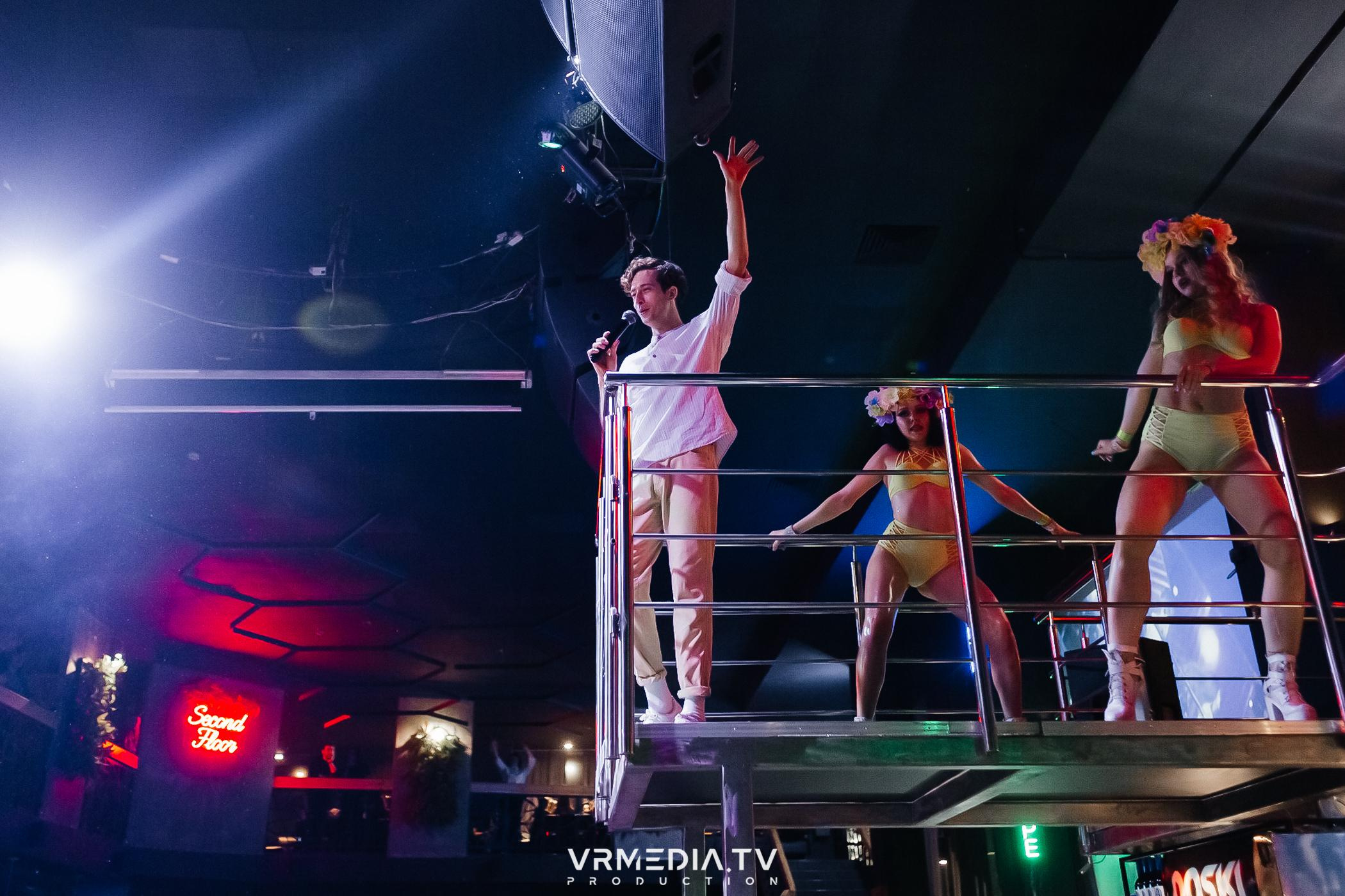 Выходные в баре «DOSKI»