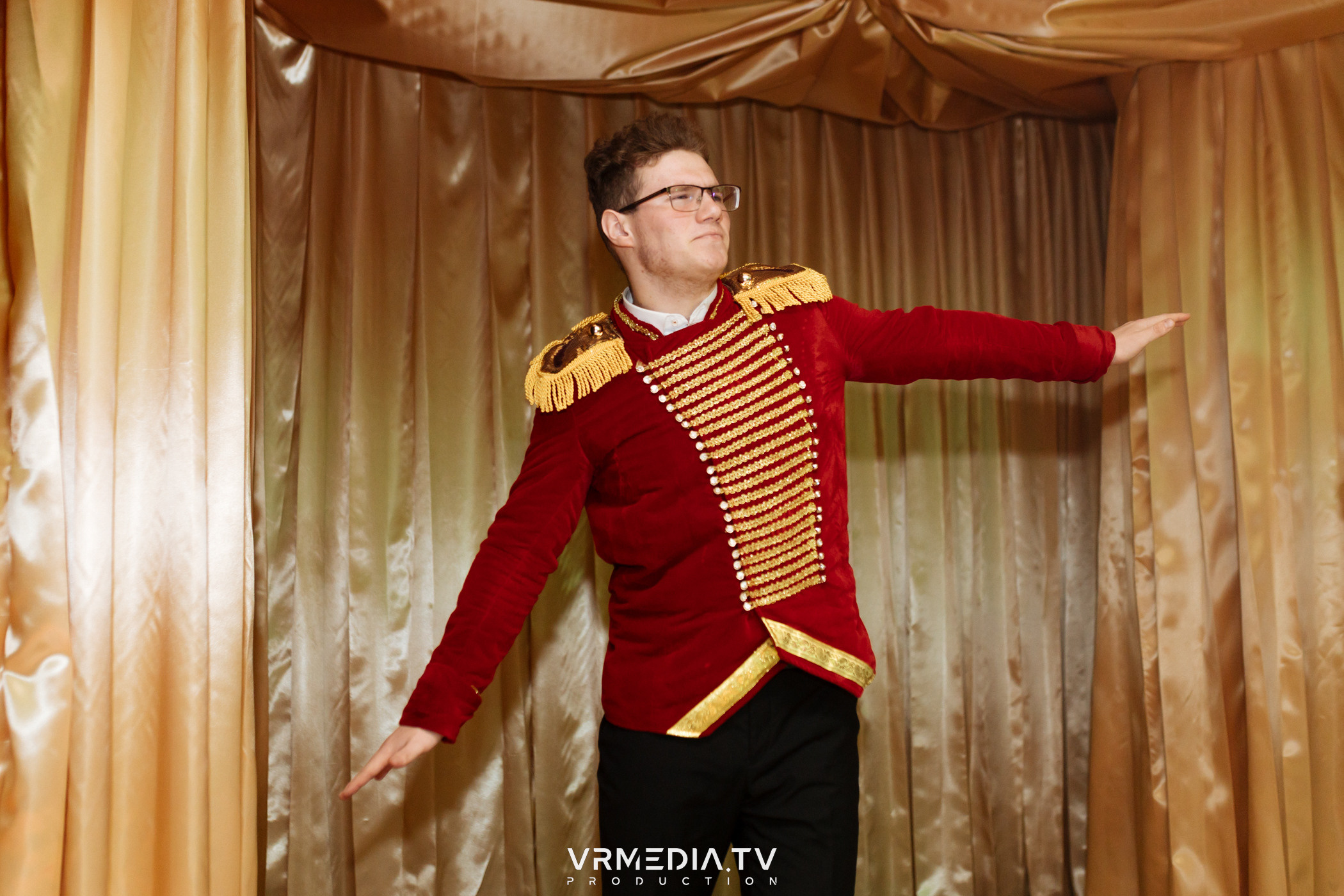 «Новогодний Мюзикл» в ресторане «Лазурный Берег»