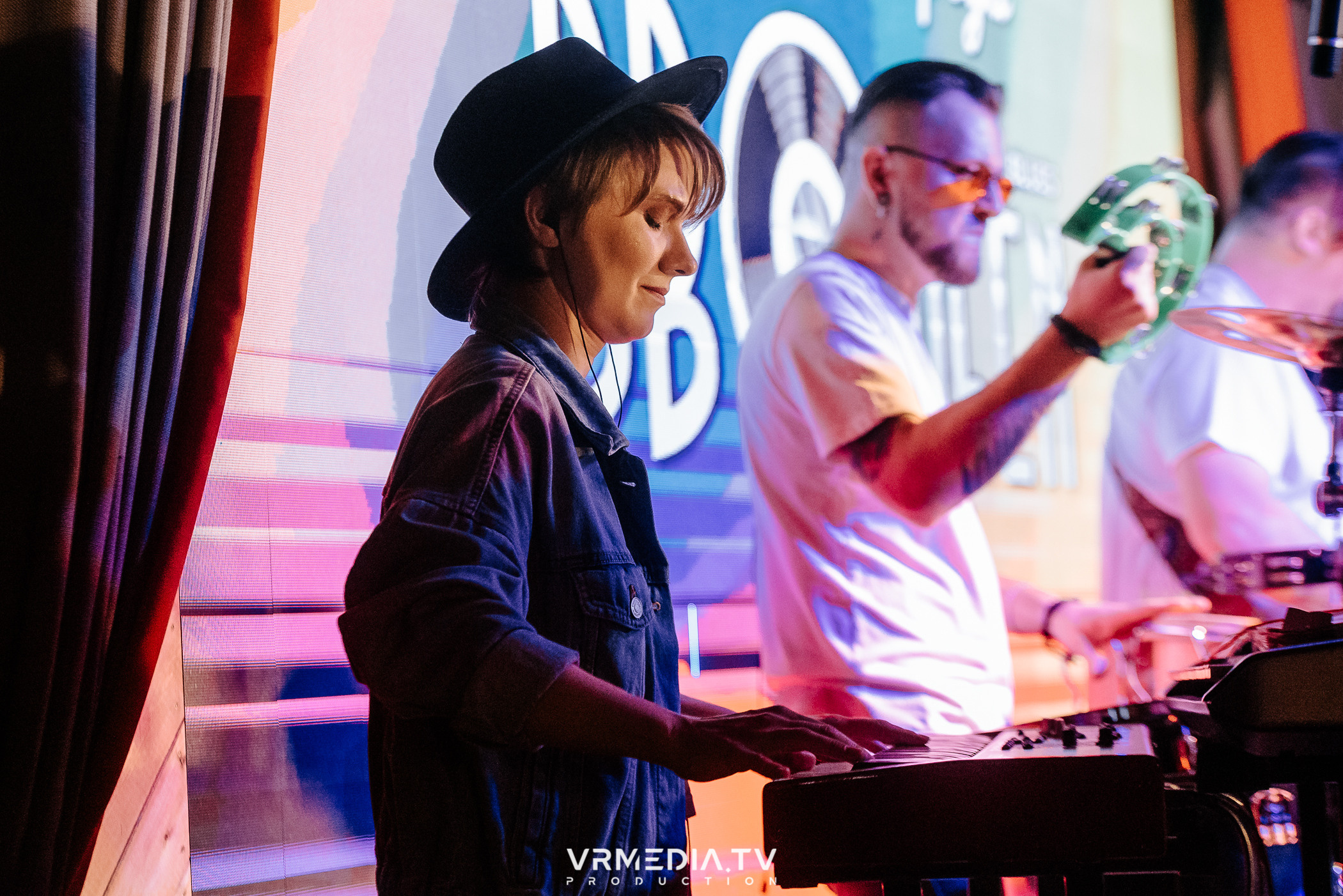 Джазовая среда: BBQueen: Переменная облачность