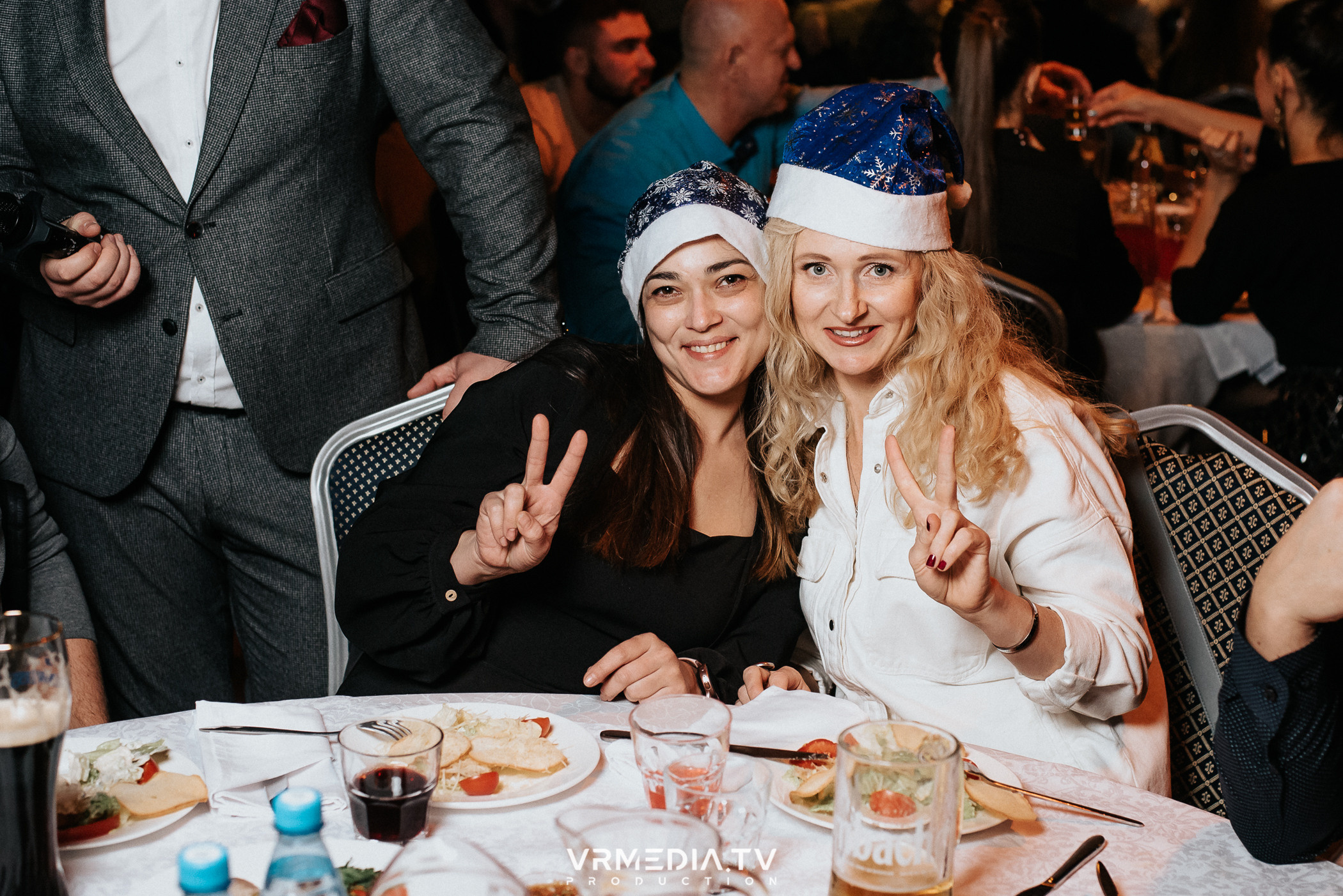 Жаркий новогодний корпоратив в гриль-баре «Жара»