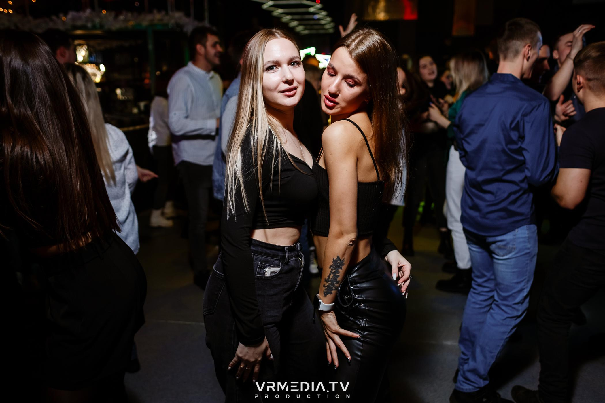 Выходные в баре «DOSKI»