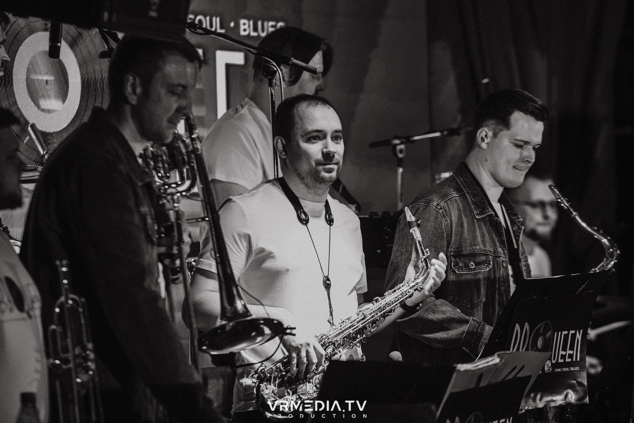 Джазовая среда: BBQueen: Переменная облачность