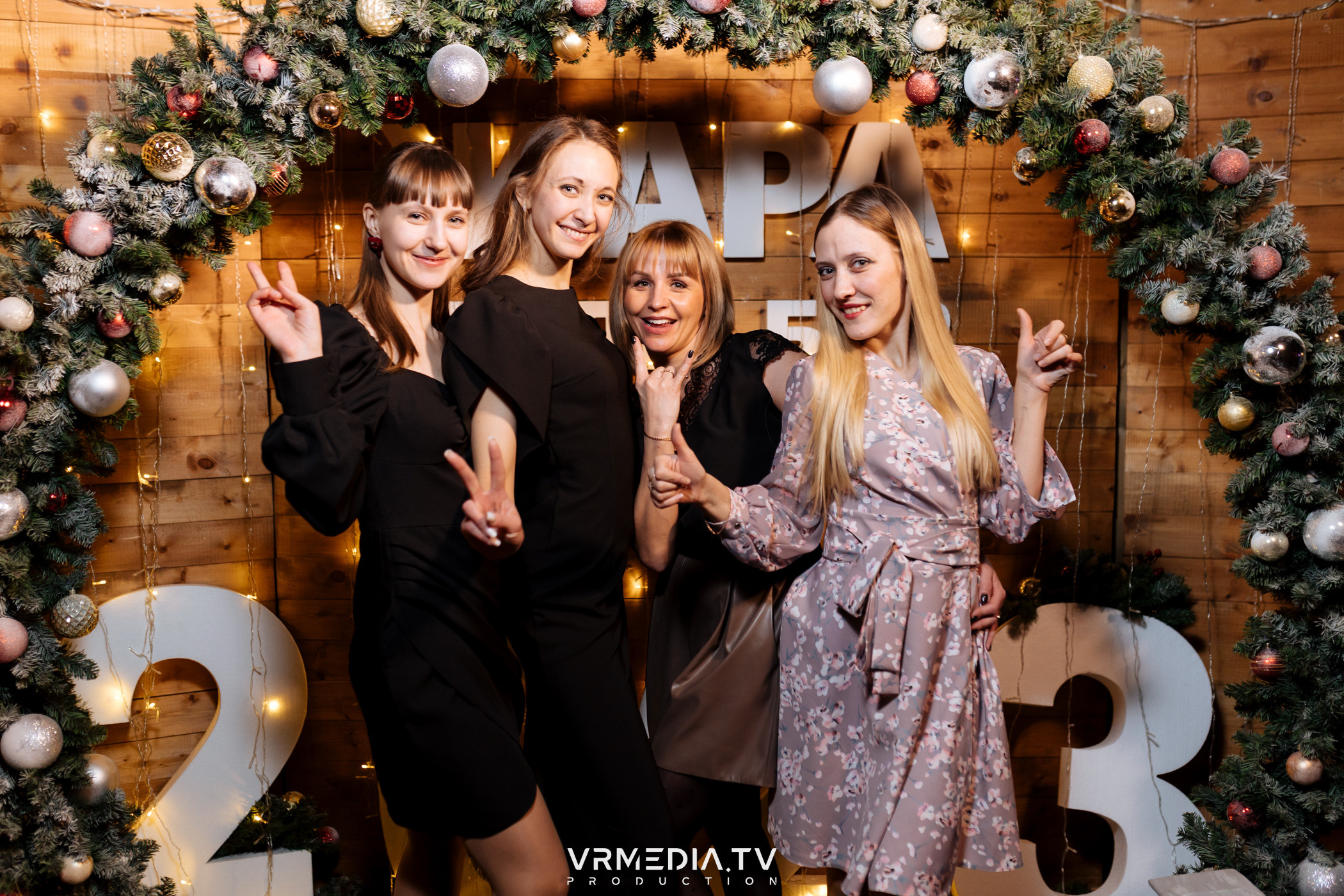 Жаркий новогодний корпоратив в гриль-баре «Жара»