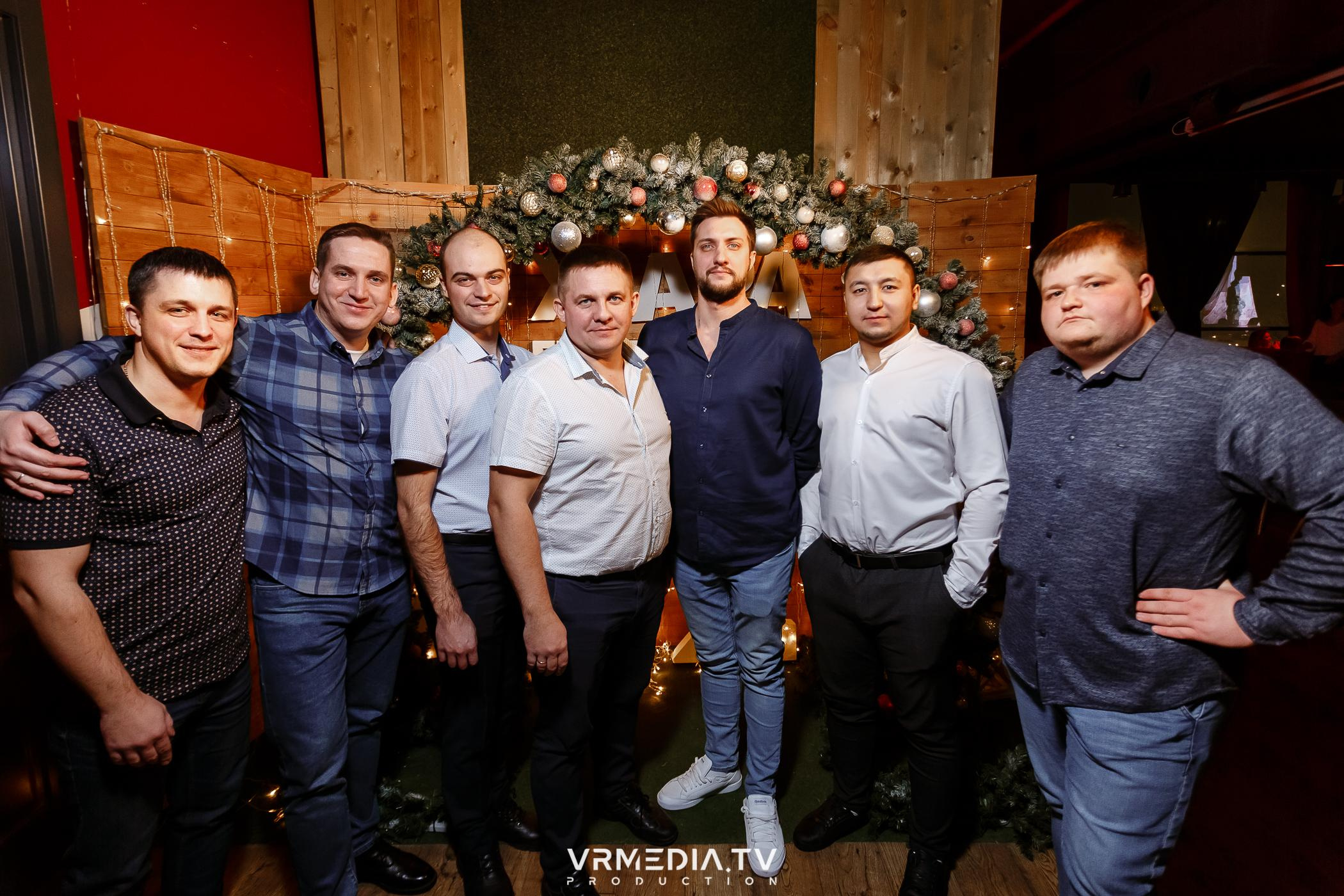 Жаркий новогодний корпоратив в гриль-баре «Жара»