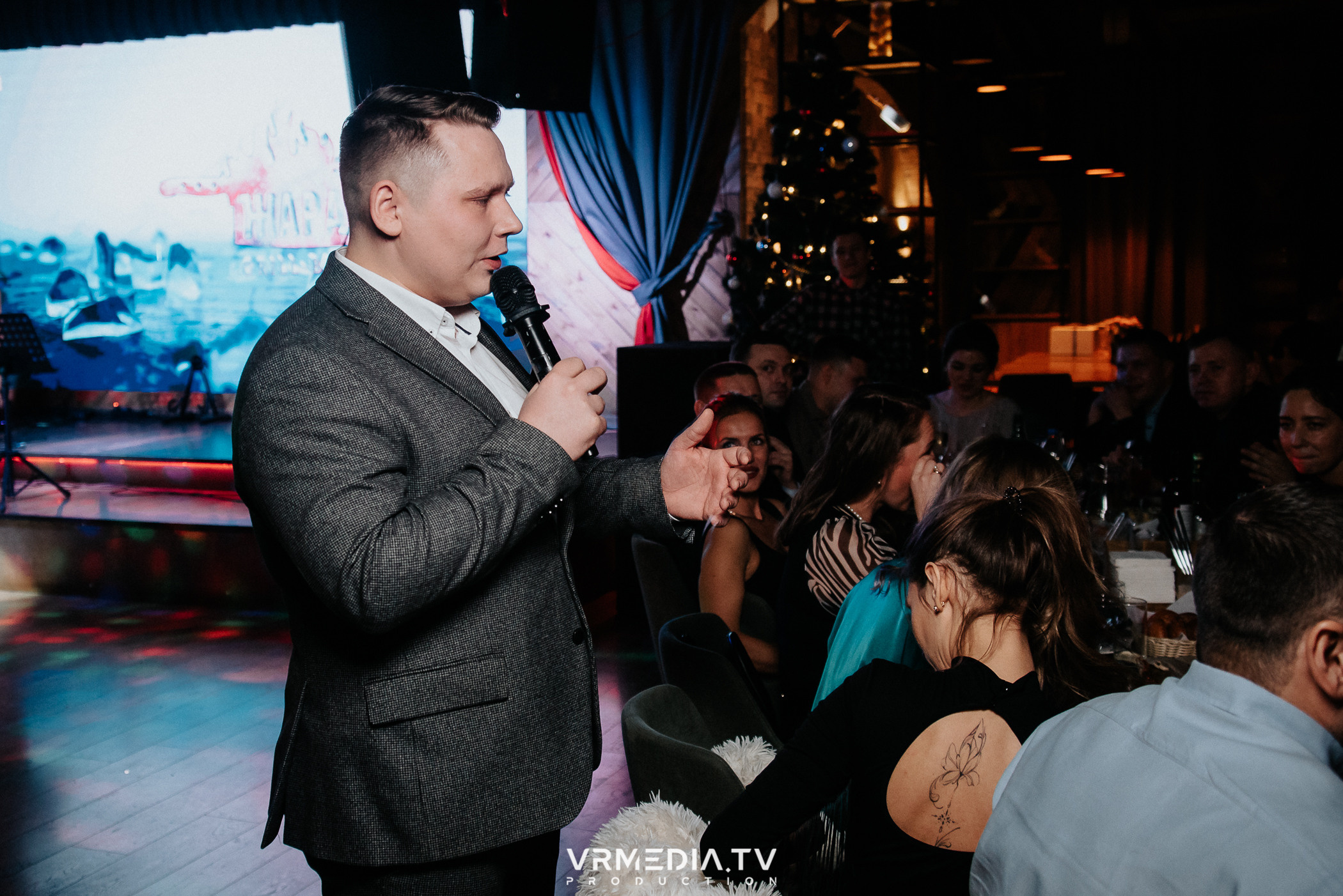 Жаркий новогодний корпоратив в гриль-баре «Жара»