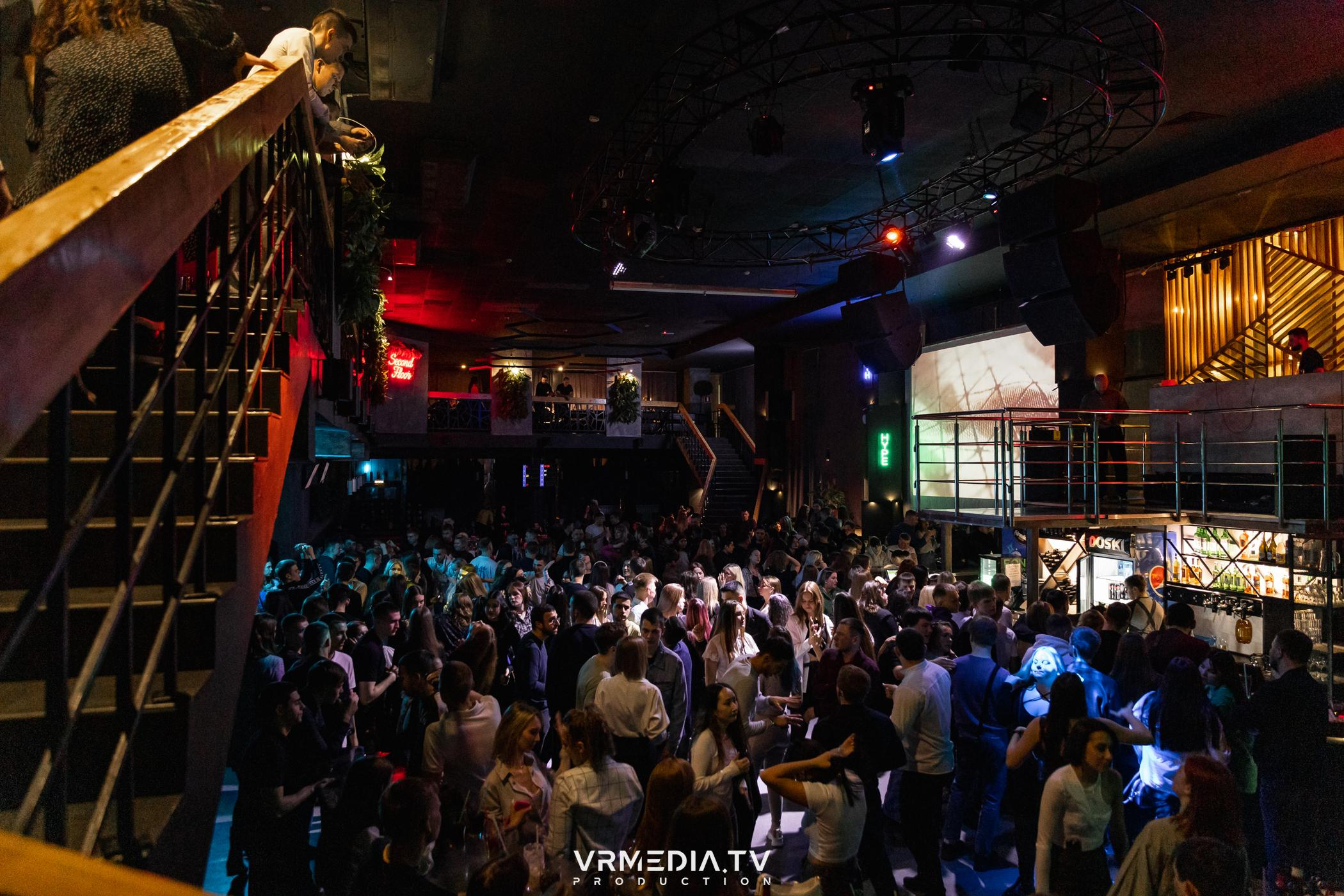 Выходные в баре «DOSKI»