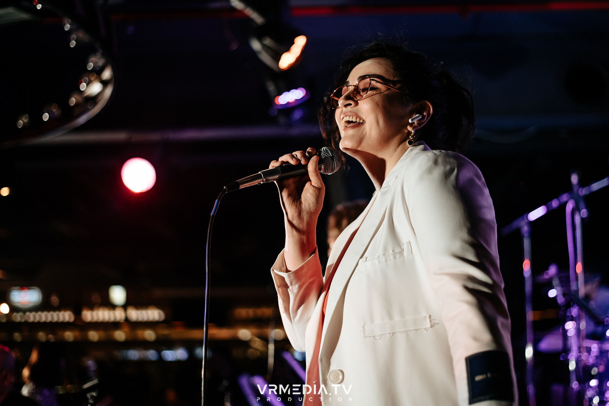 Джазовая среда: BBQueen: Переменная облачность