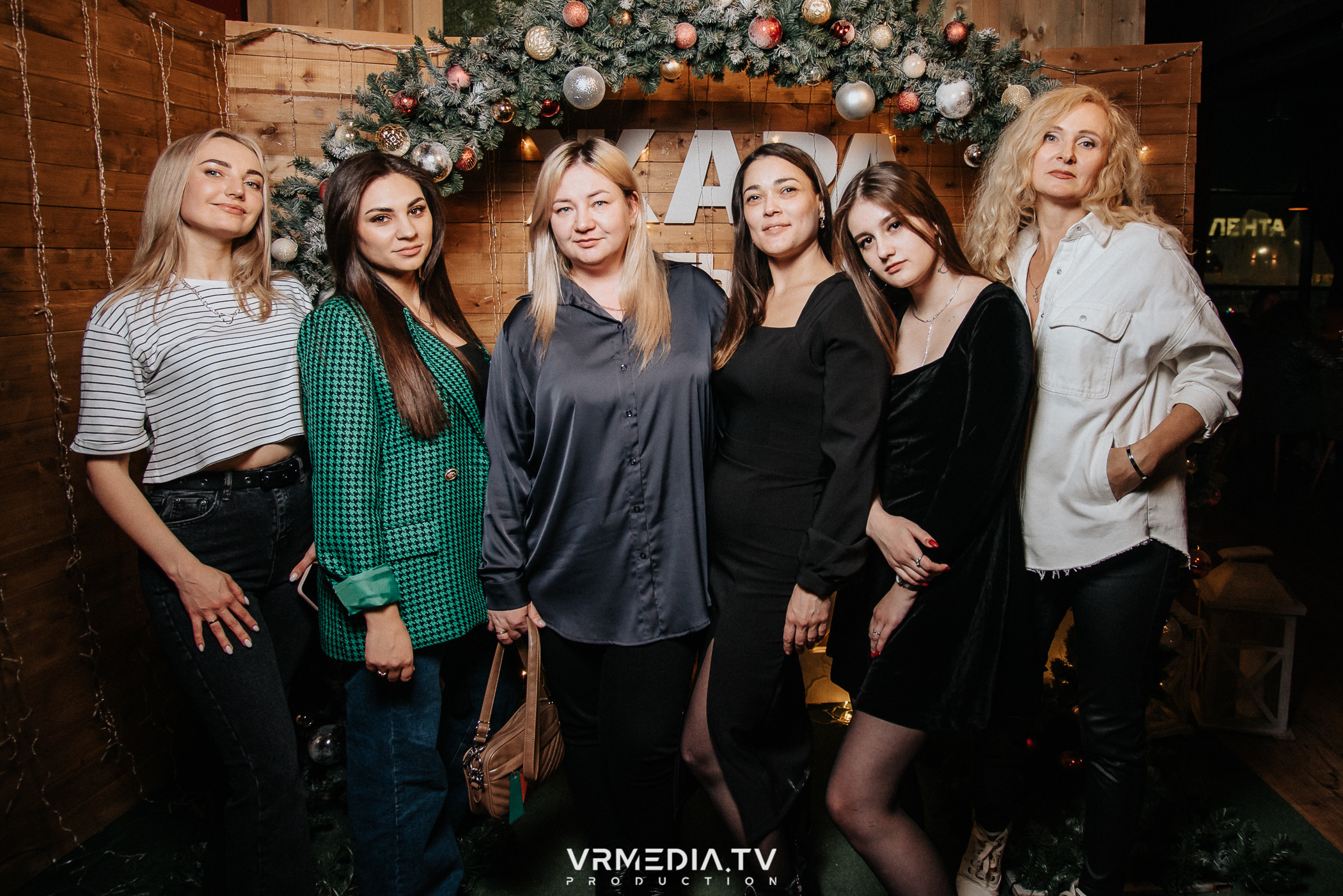 Жаркий новогодний корпоратив в гриль-баре «Жара»