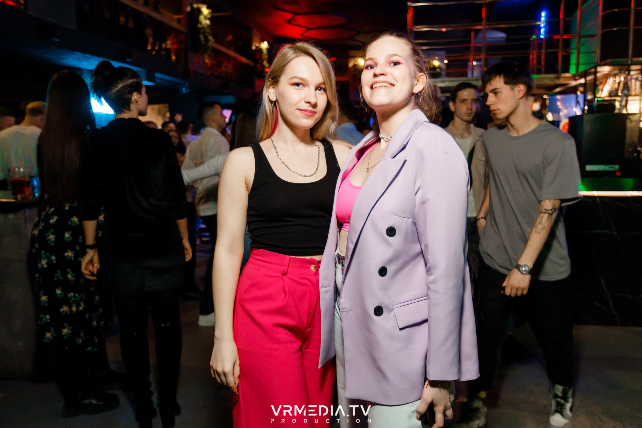 Выходные в баре «DOSKI»