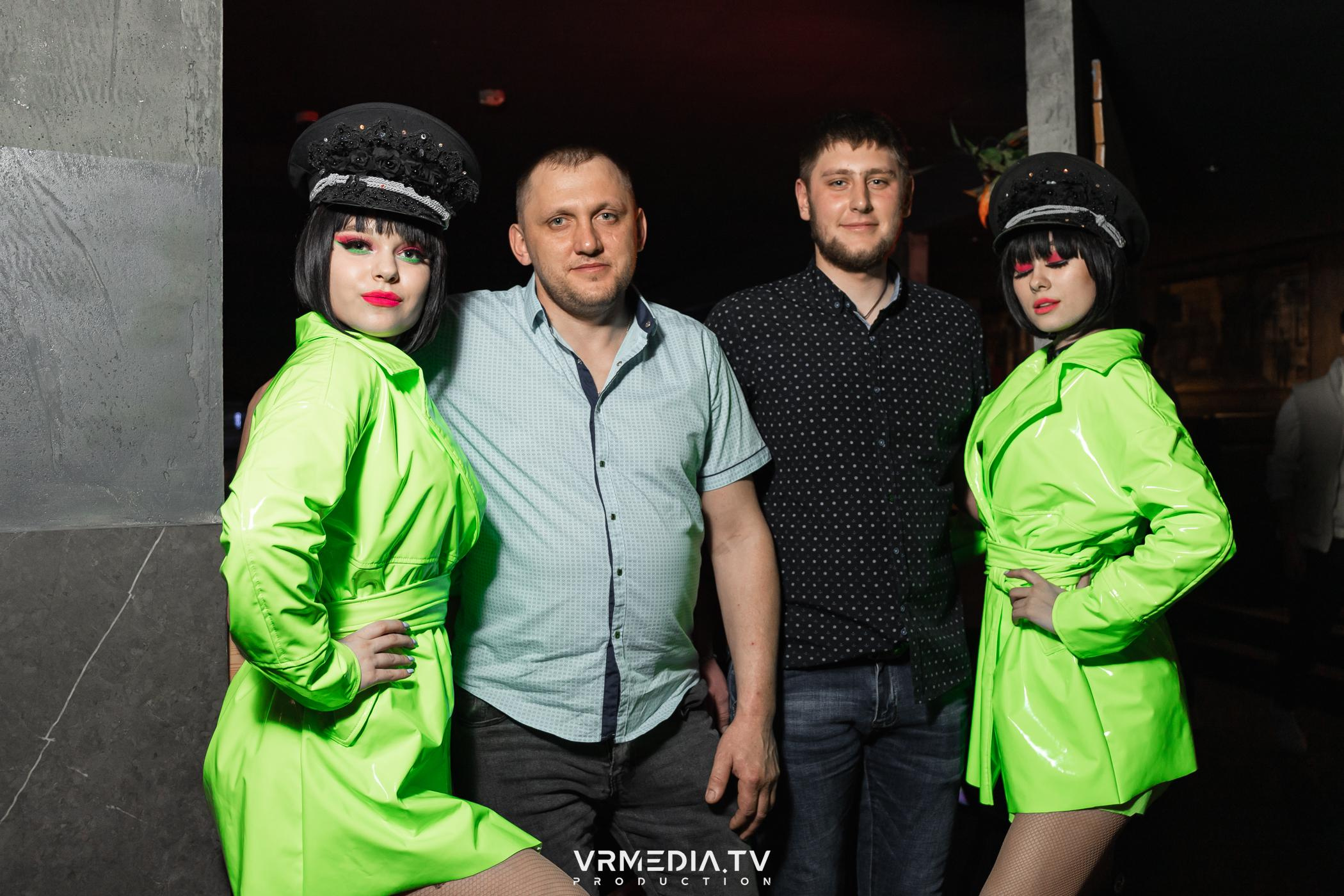 Выходные в баре «DOSKI»