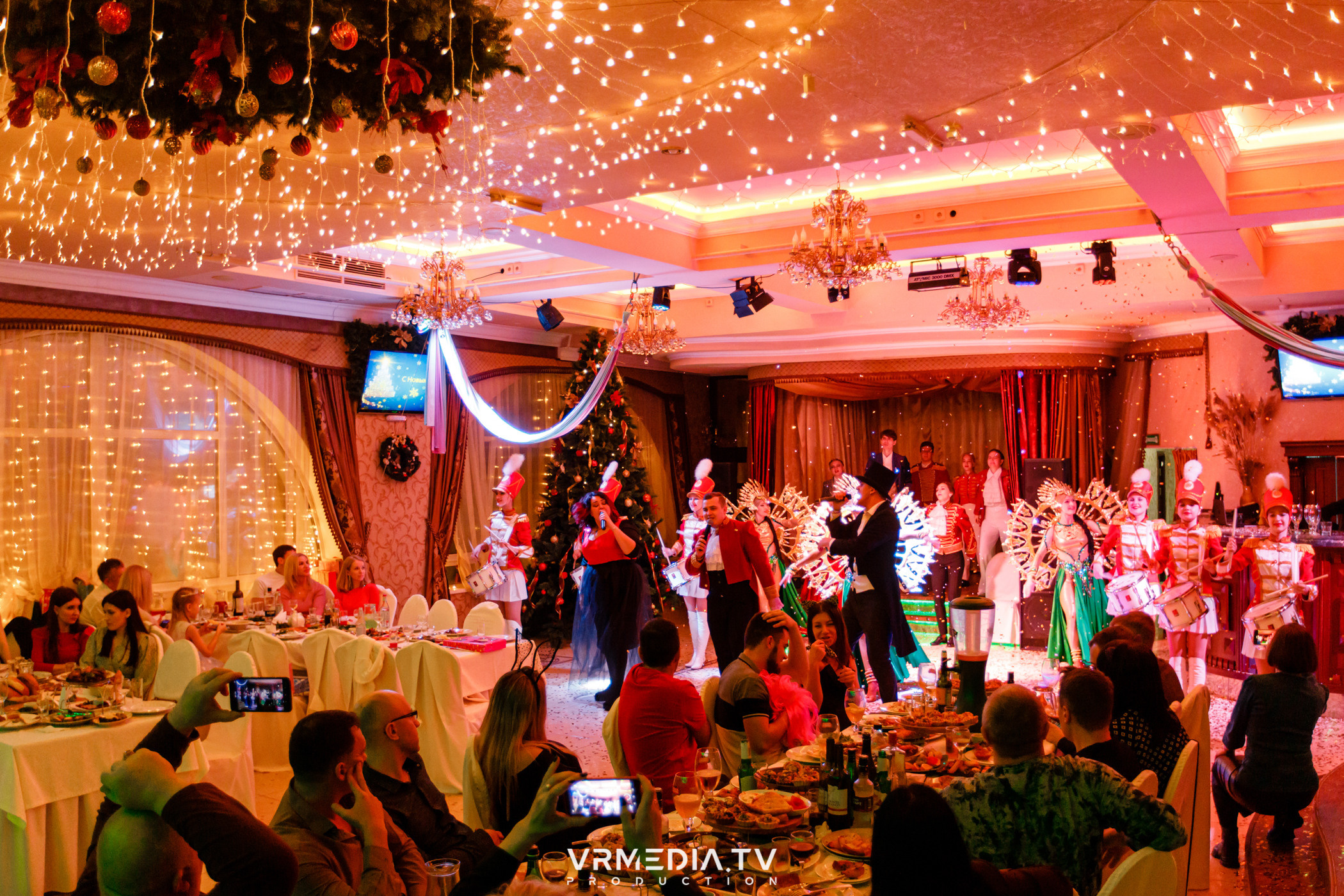 «Новогодний Мюзикл» в ресторане «Лазурный Берег»