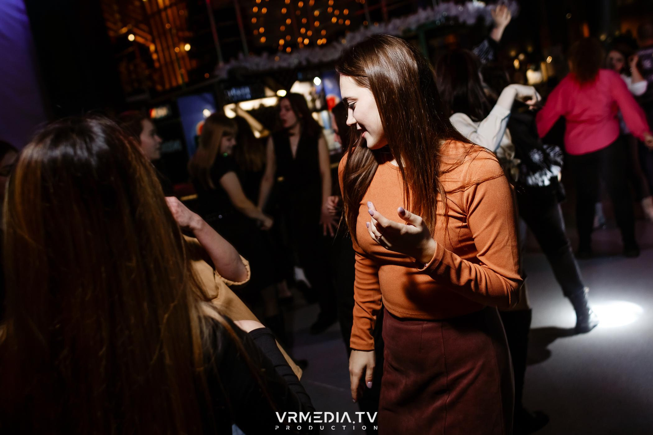 Выходные в баре «DOSKI»