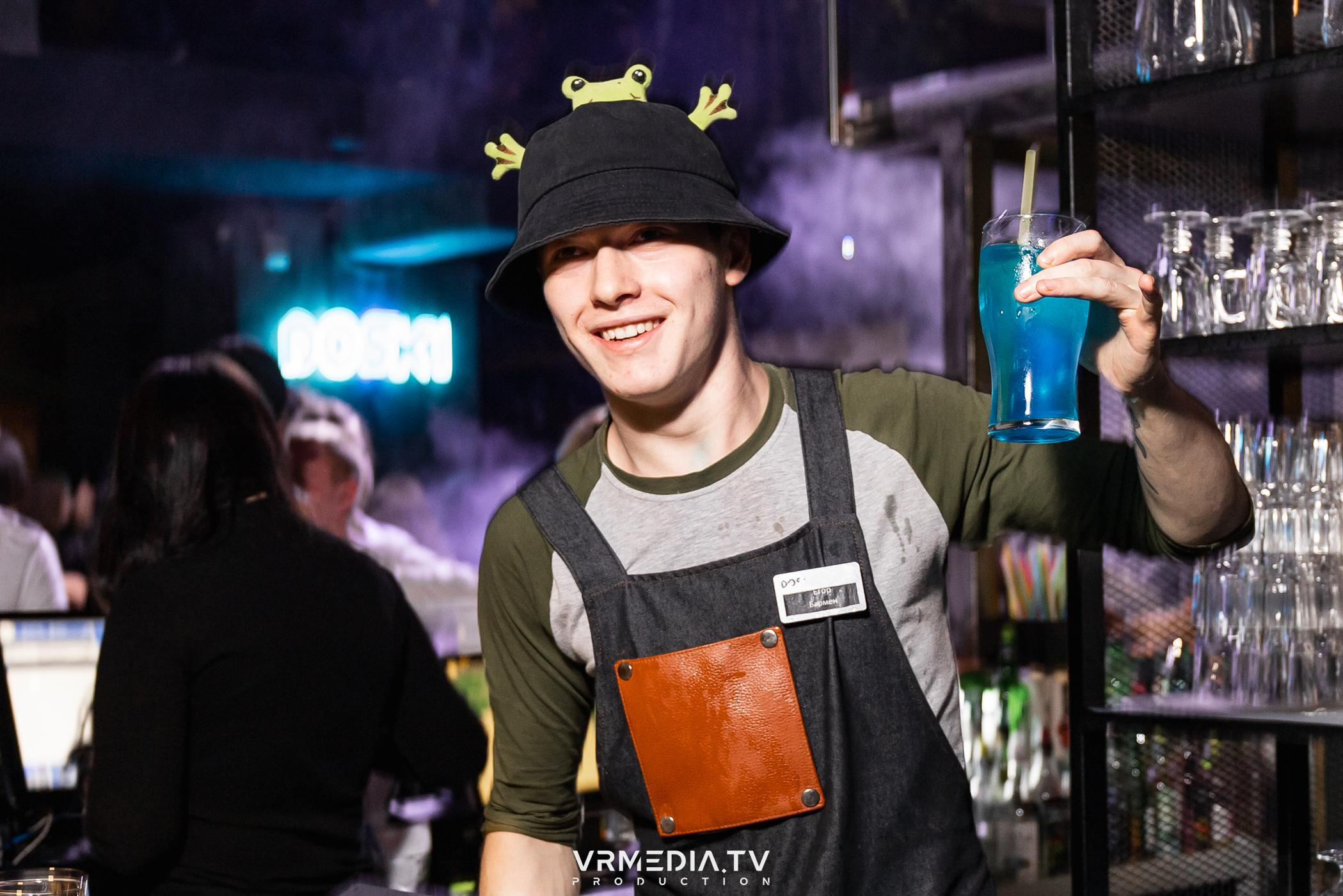 Выходные в баре «DOSKI»