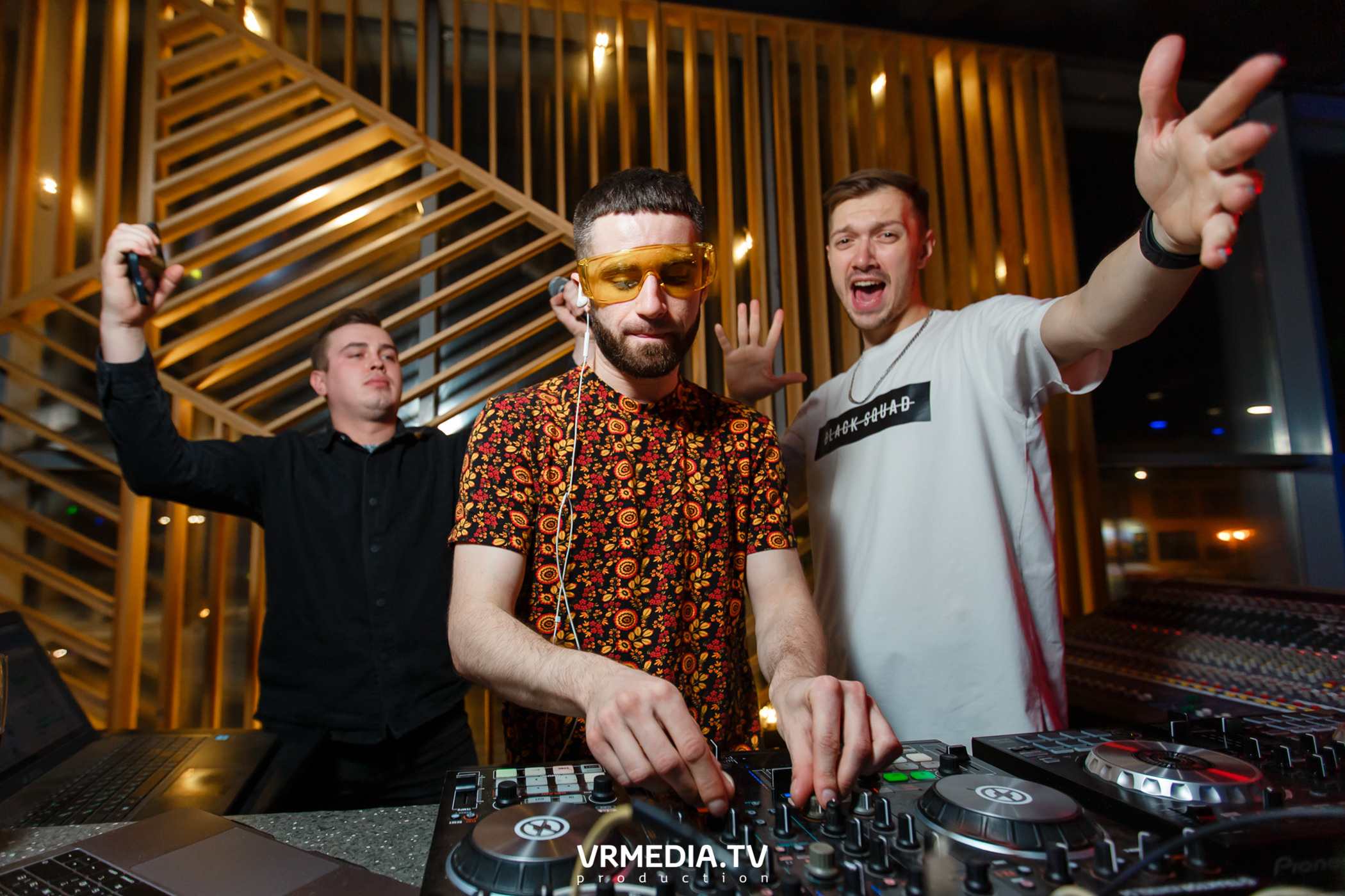 Выходные в баре «DOSKI»