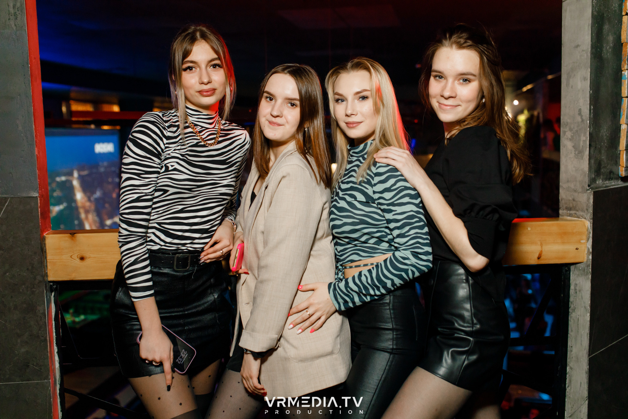 Выходные в баре «DOSKI»