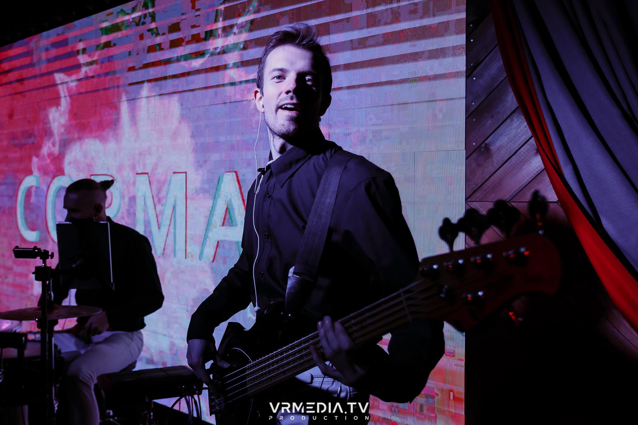 Жаркий новогодний корпоратив в гриль-баре «Жара»