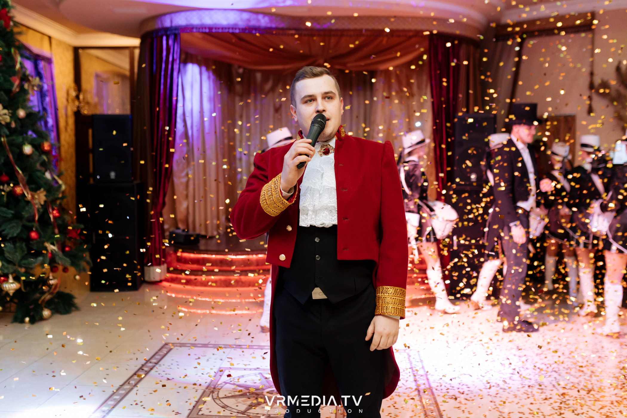 «Новогодний Мюзикл» в ресторане «Лазурный Берег»