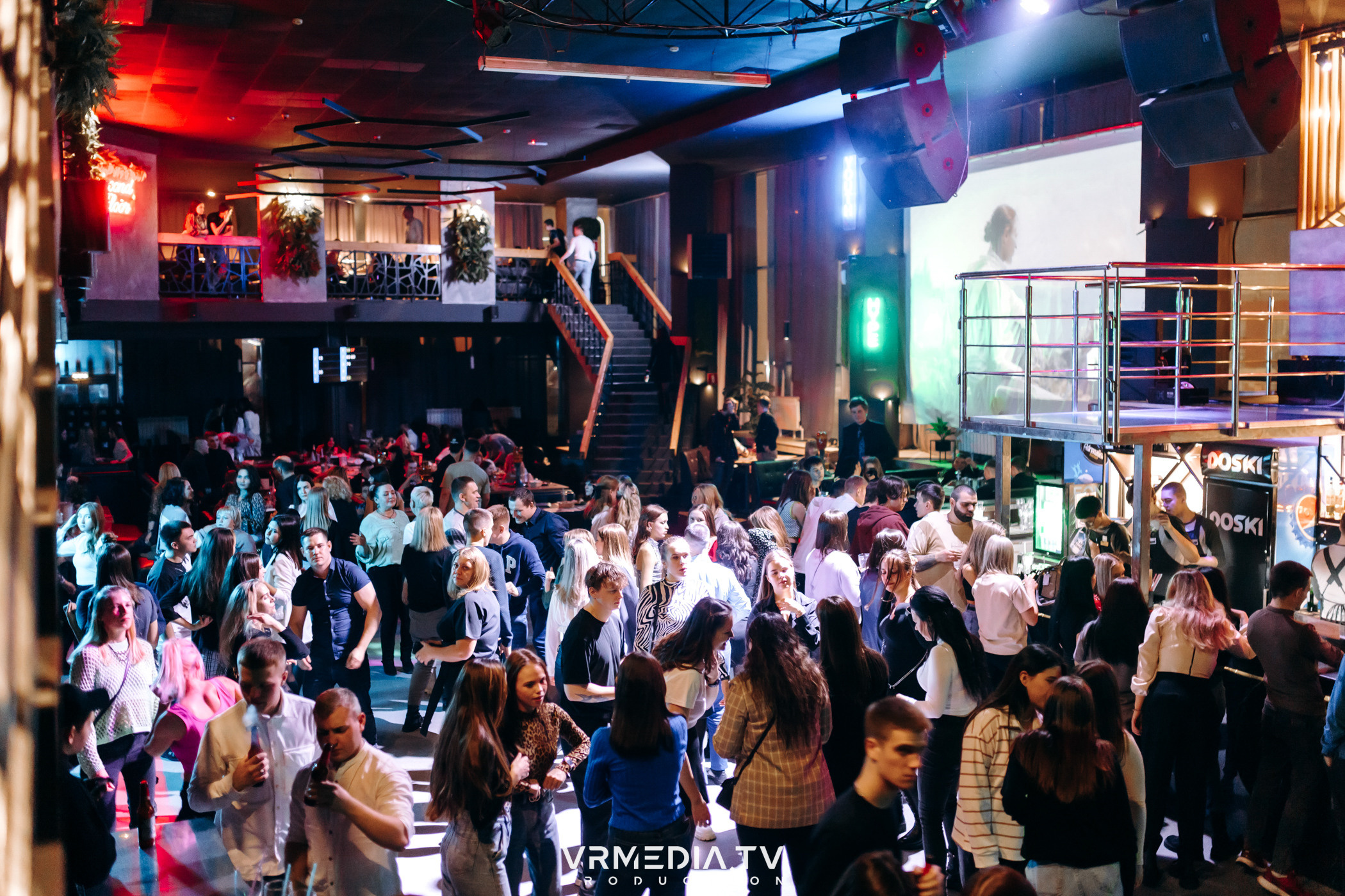 Выходные в баре «DOSKI»