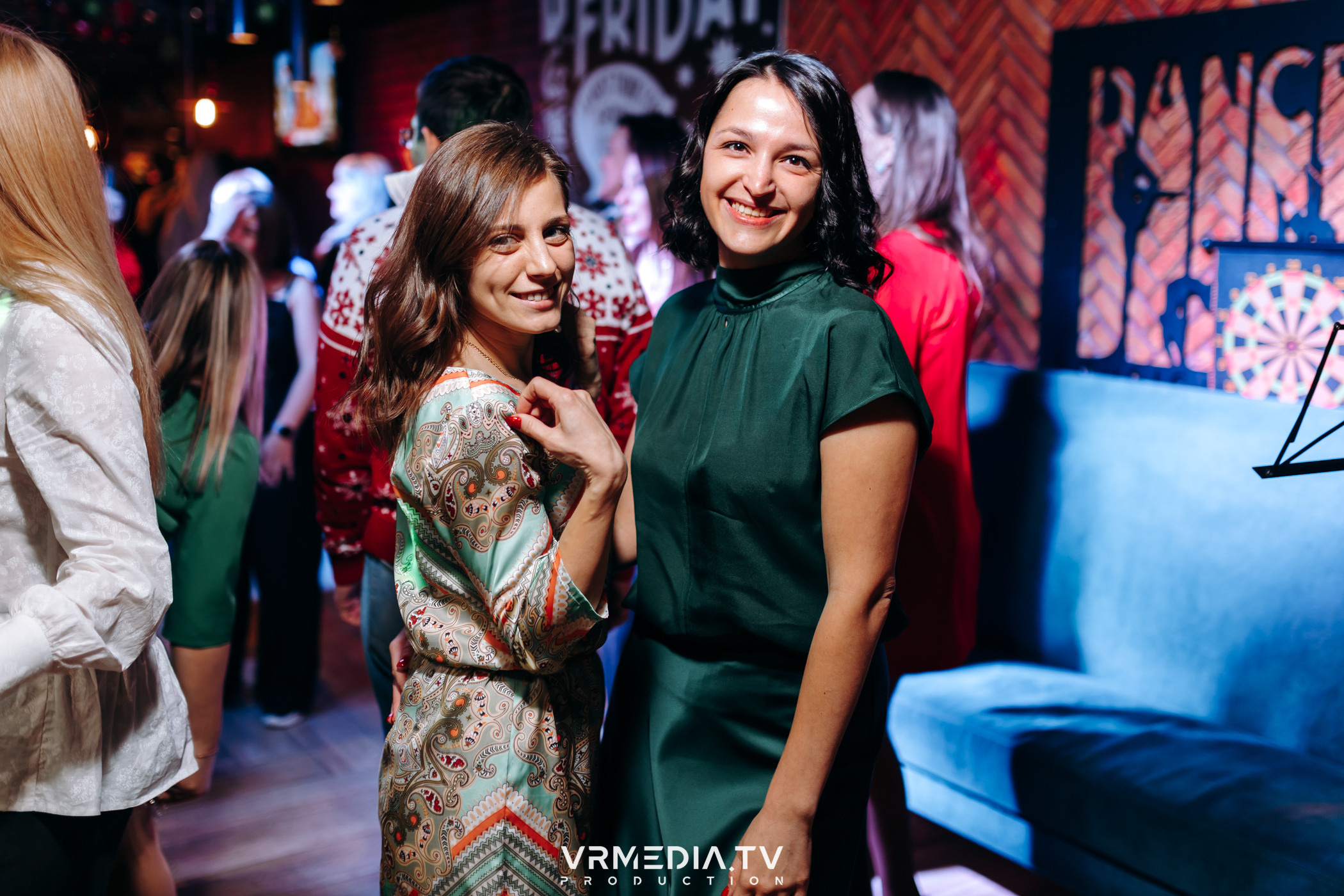 Новогодний вечер в ресторане «Friday»