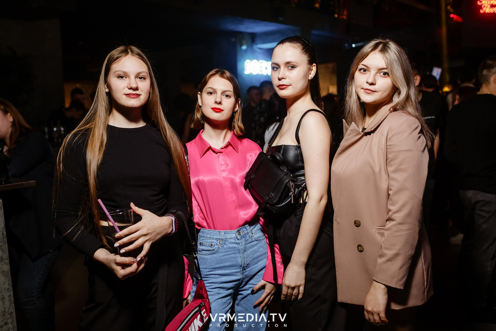 Выходные в баре «DOSKI»